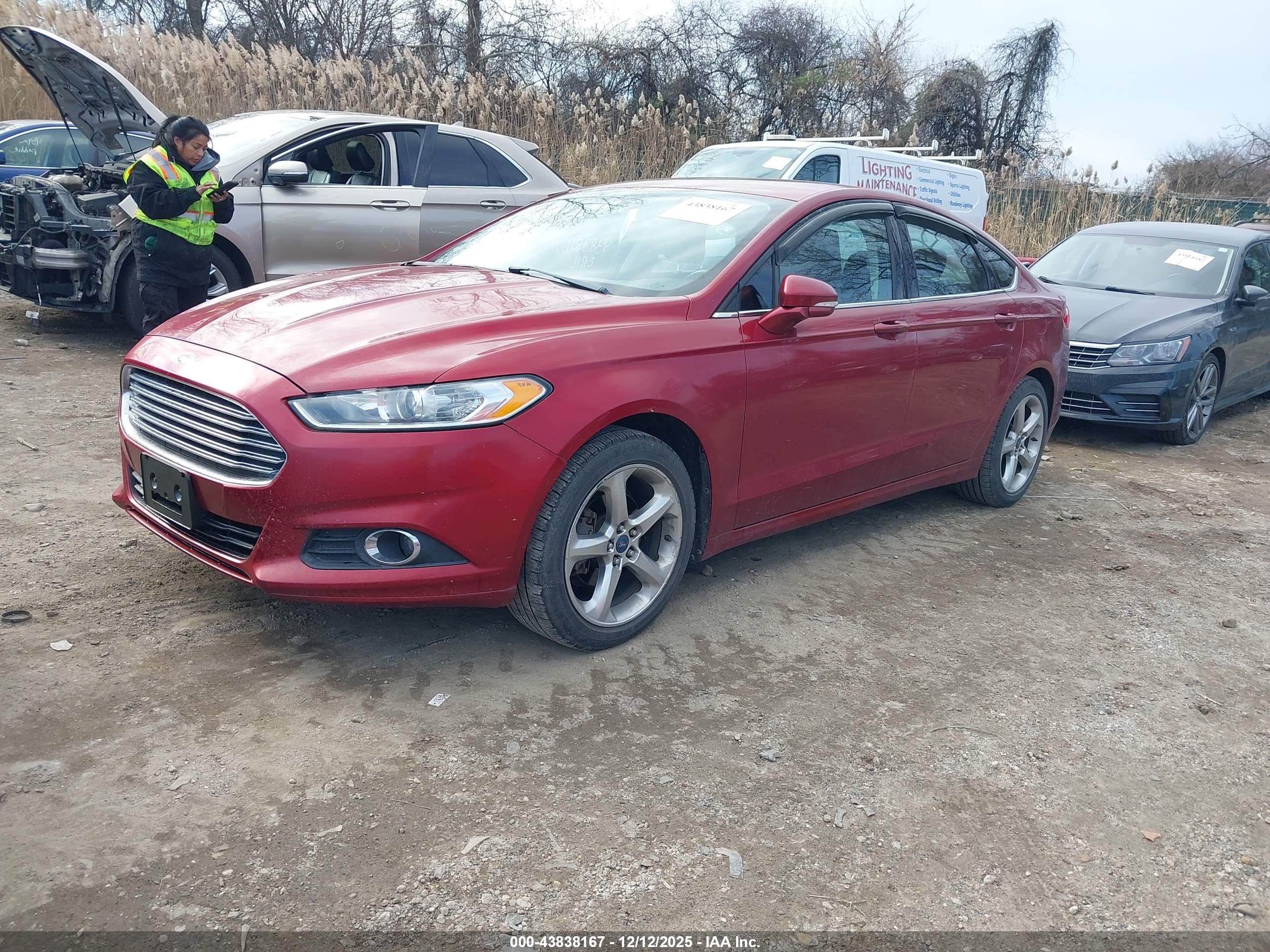 FORD FUSION image 2