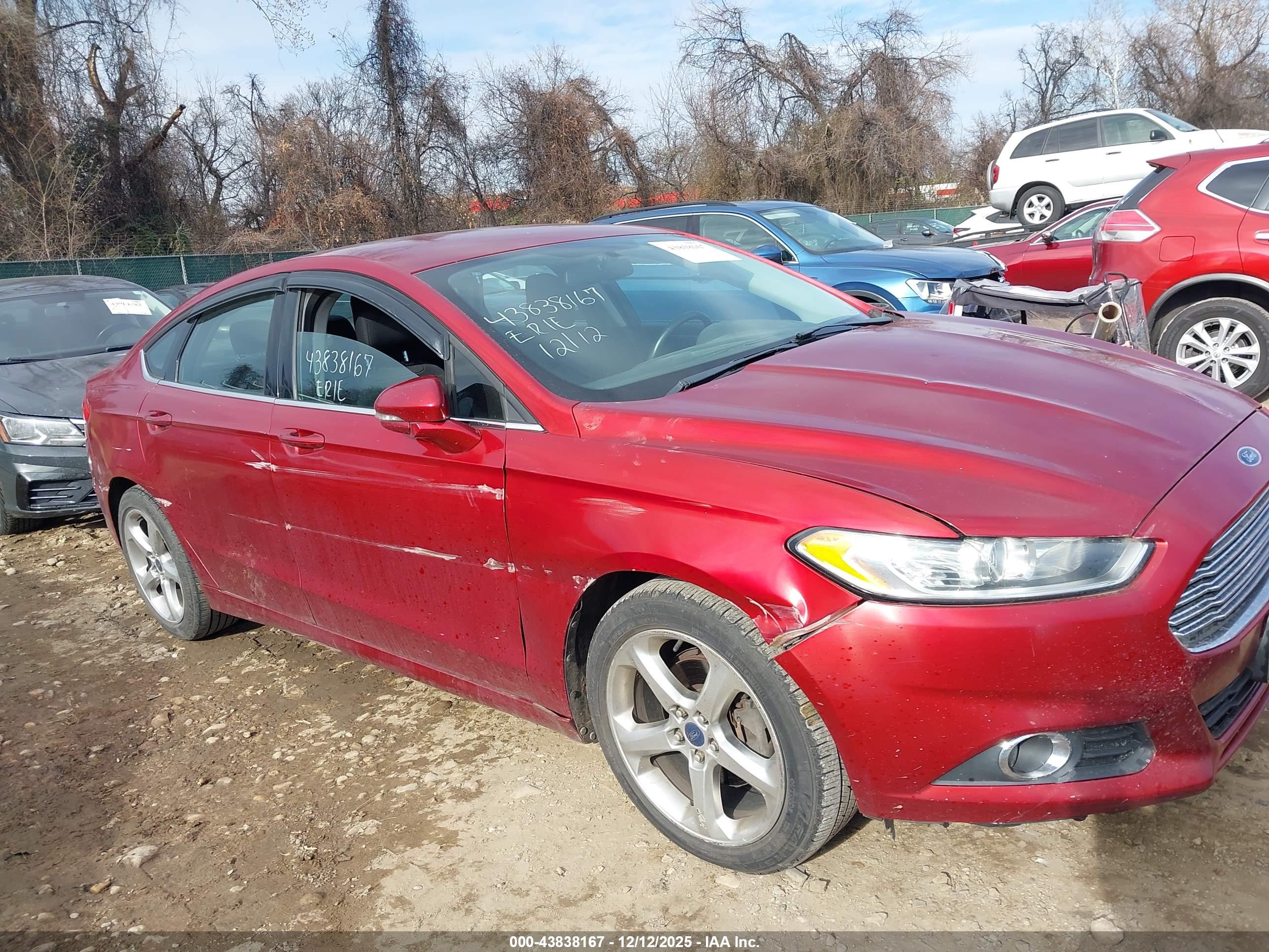 FORD FUSION image 6