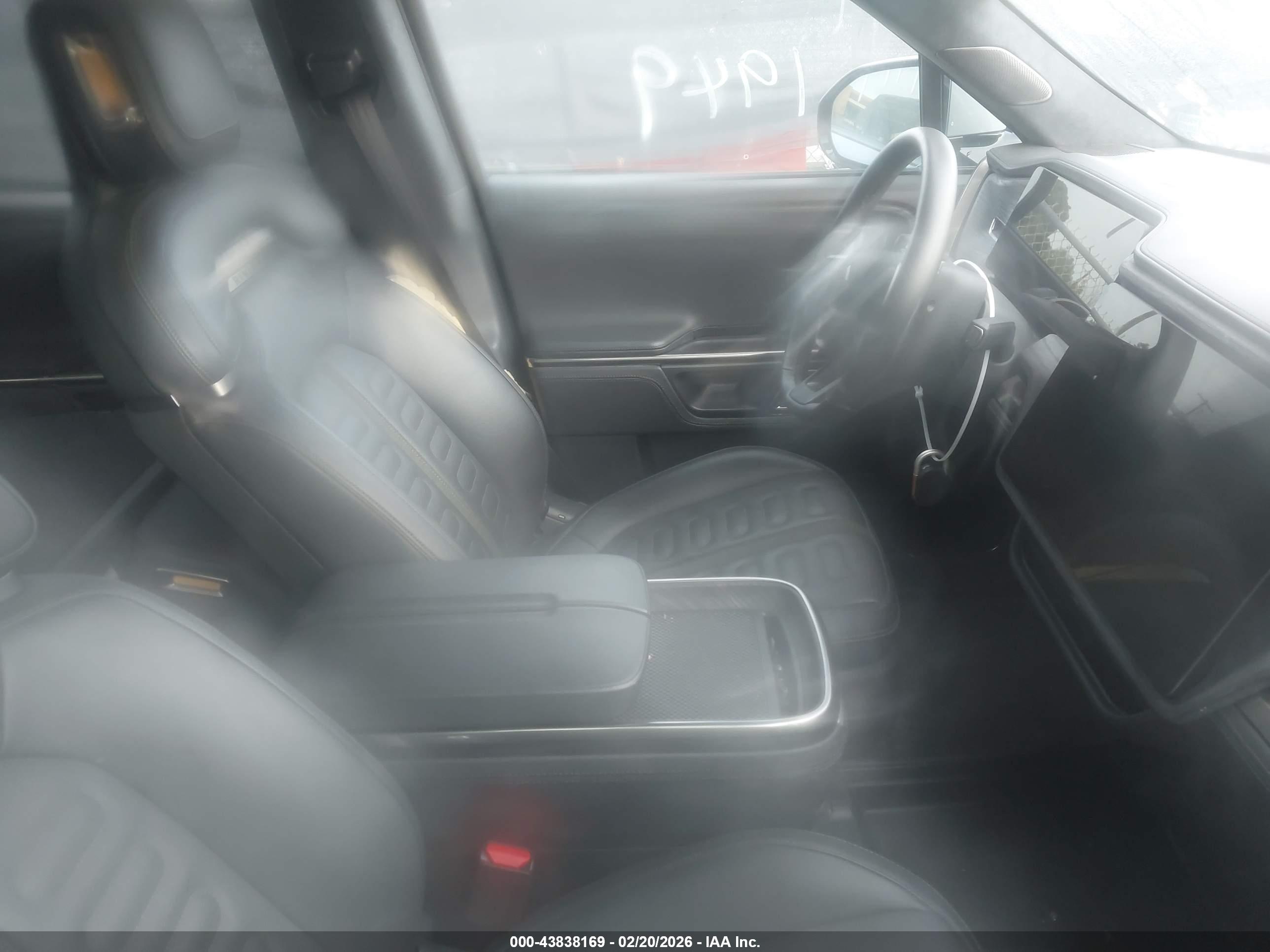 RIVIAN R1S image 5