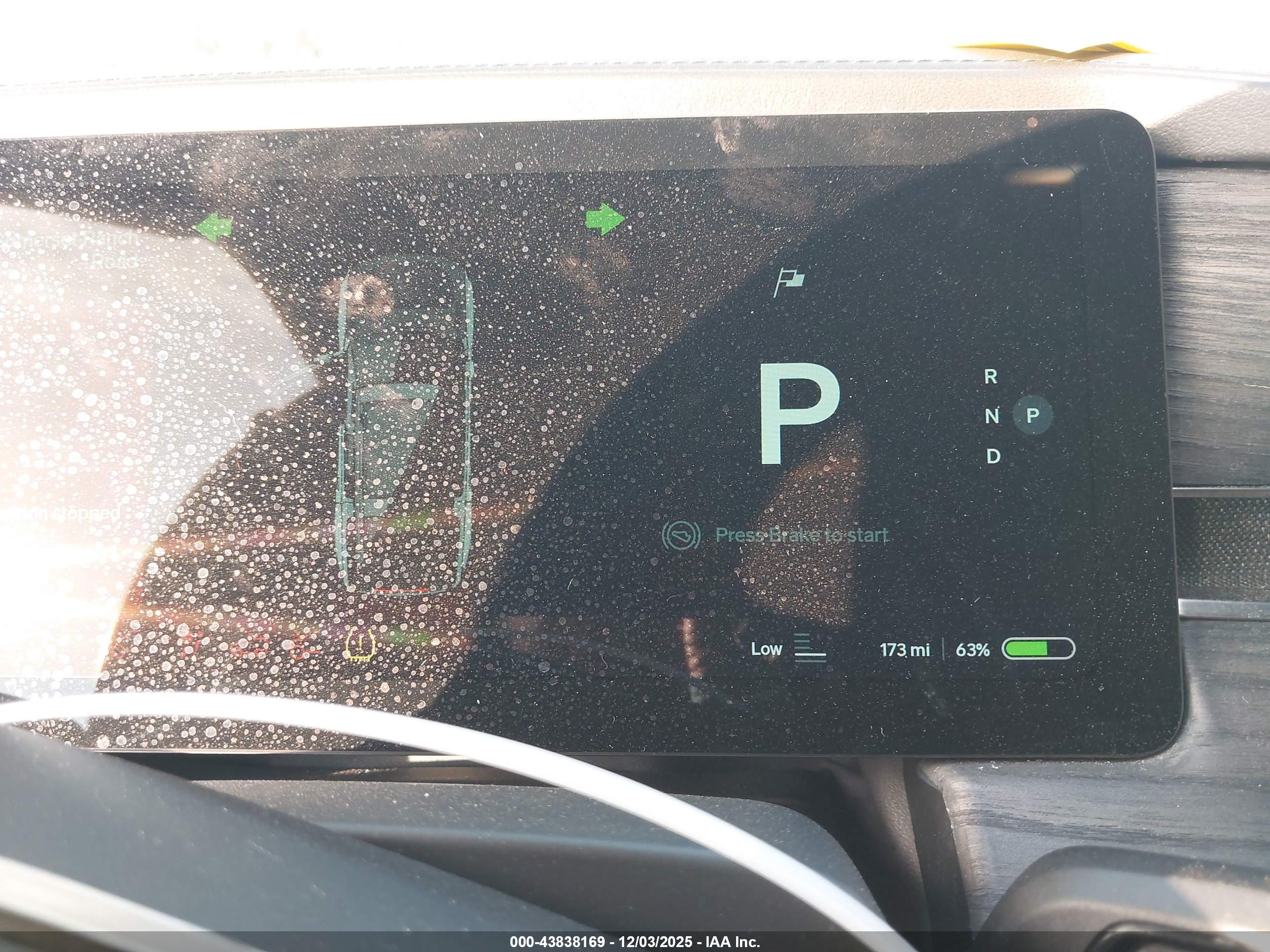 RIVIAN R1S image 7