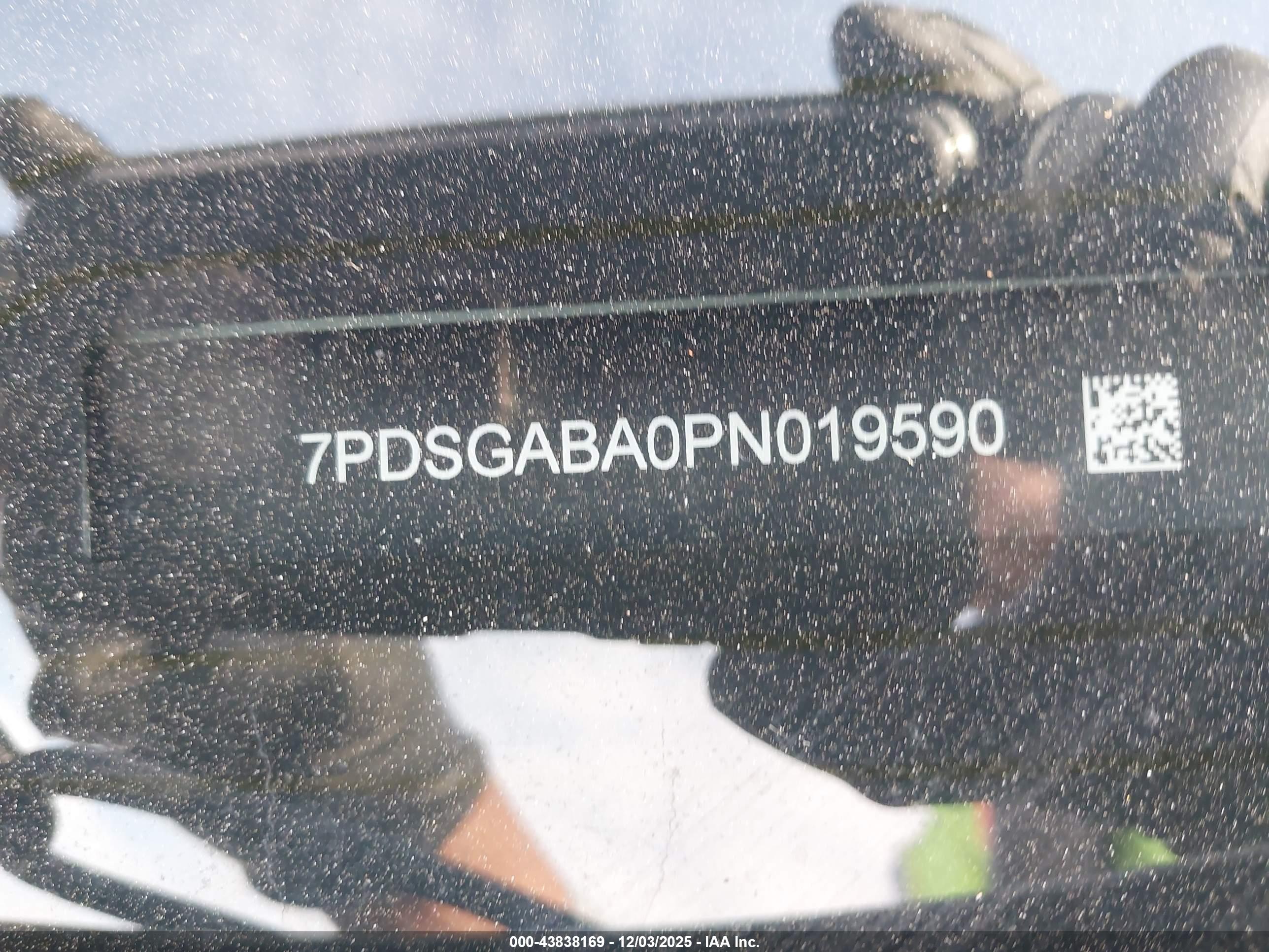 RIVIAN R1S image 9