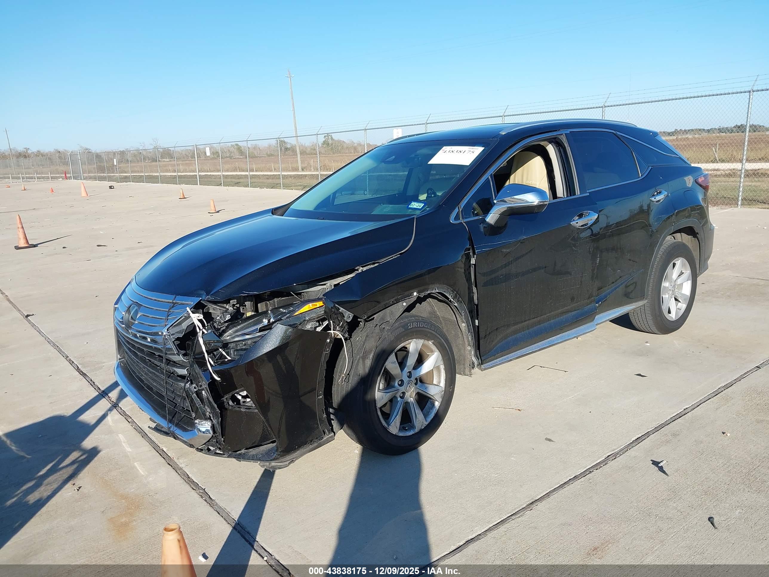 LEXUS RX image 2