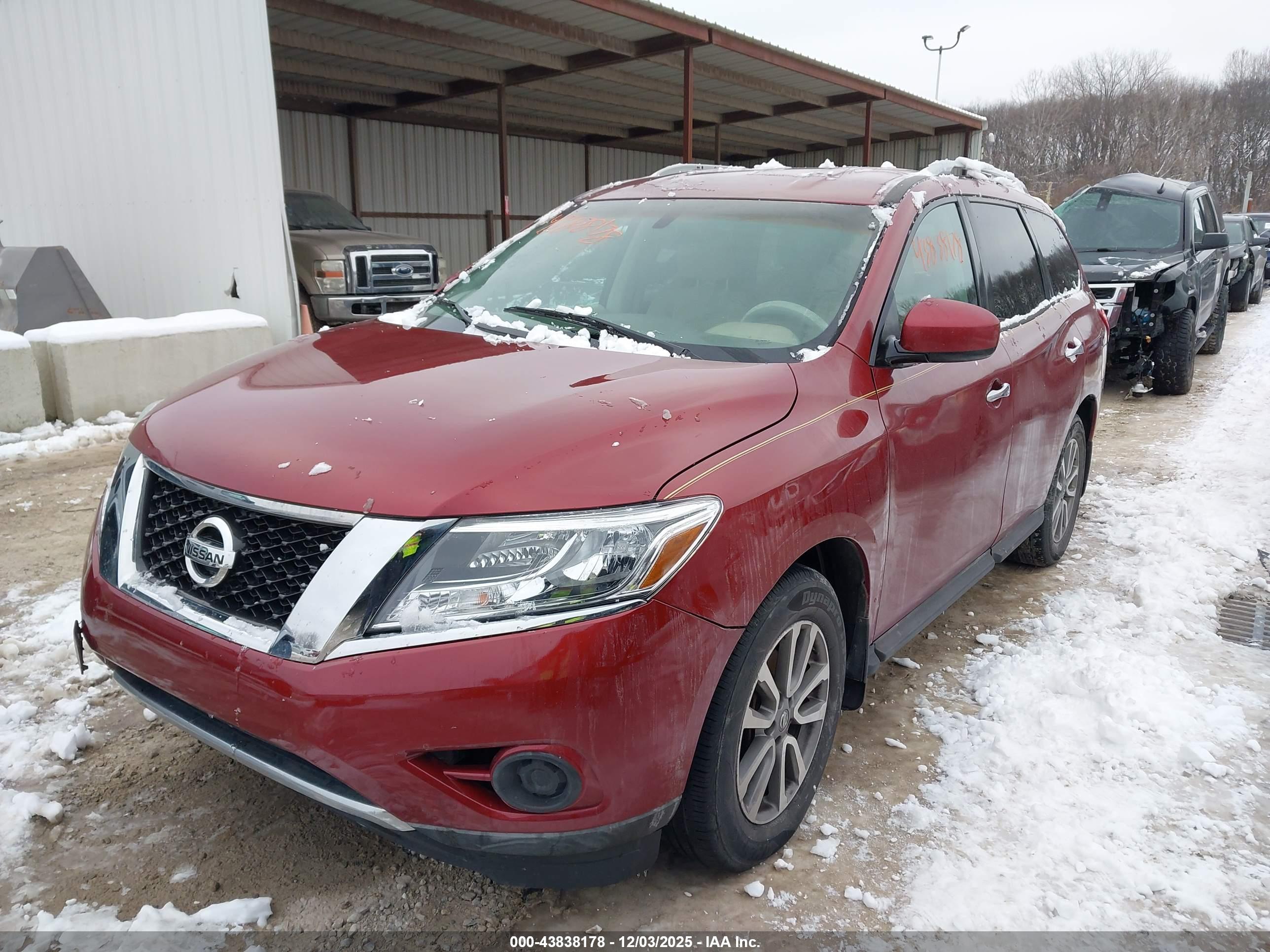 NISSAN PATHFINDER image 2