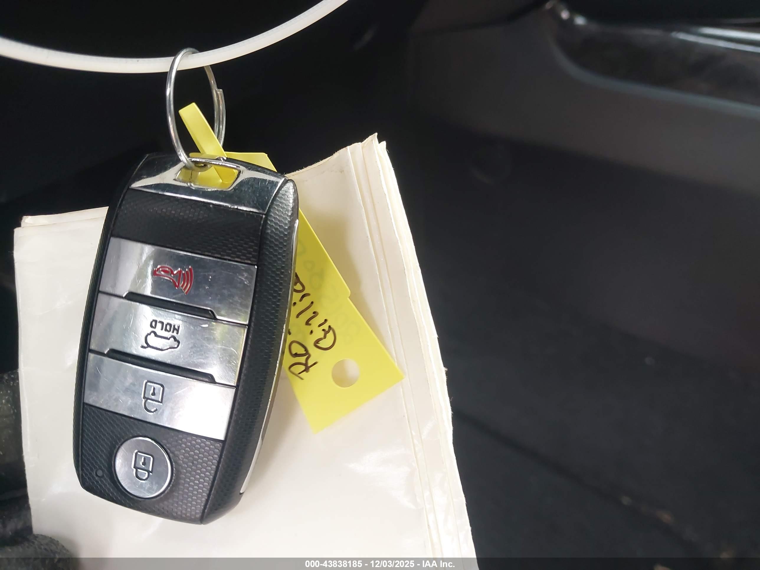 KIA SORENTO image 11