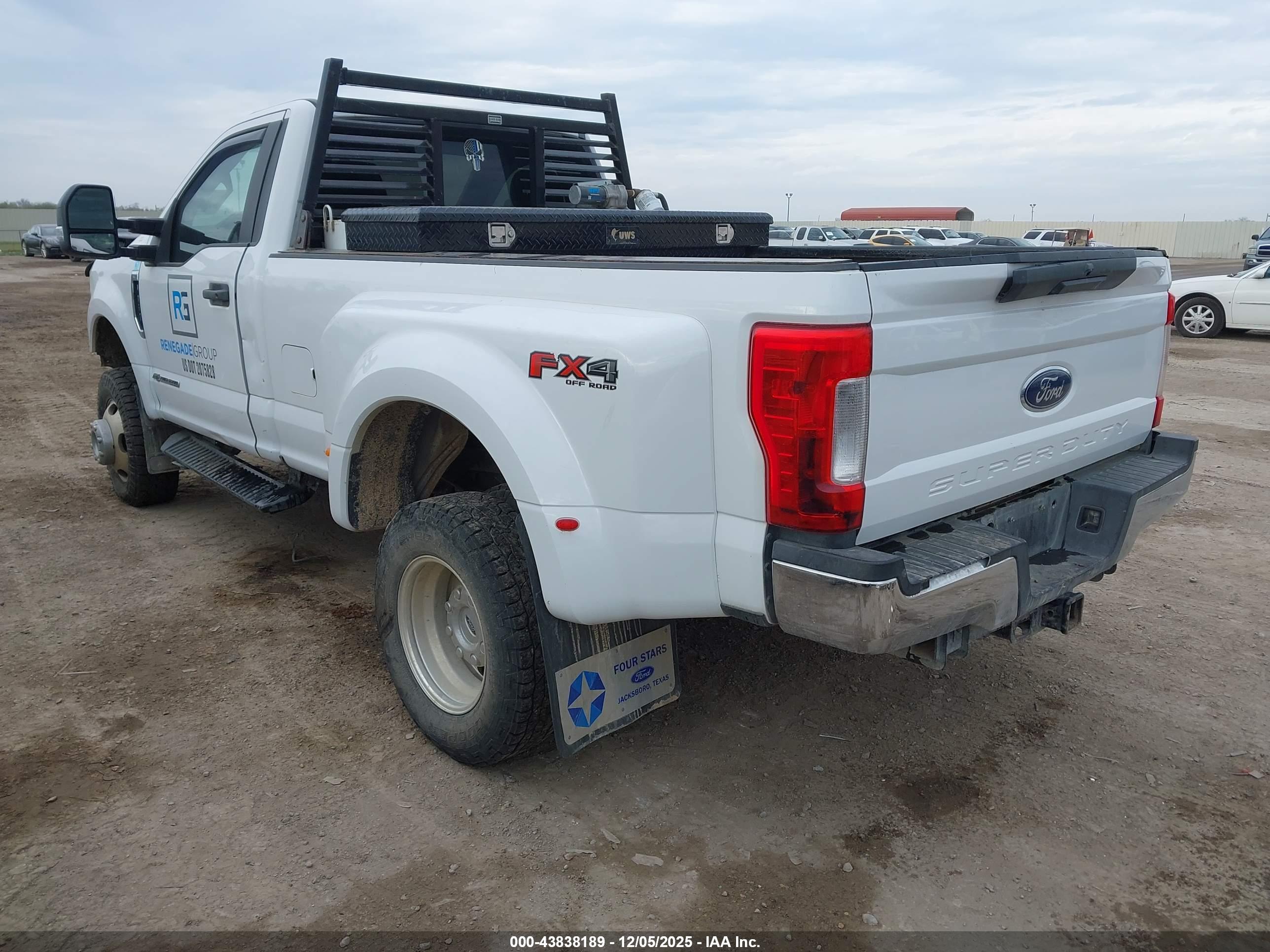 FORD F-350 image 3