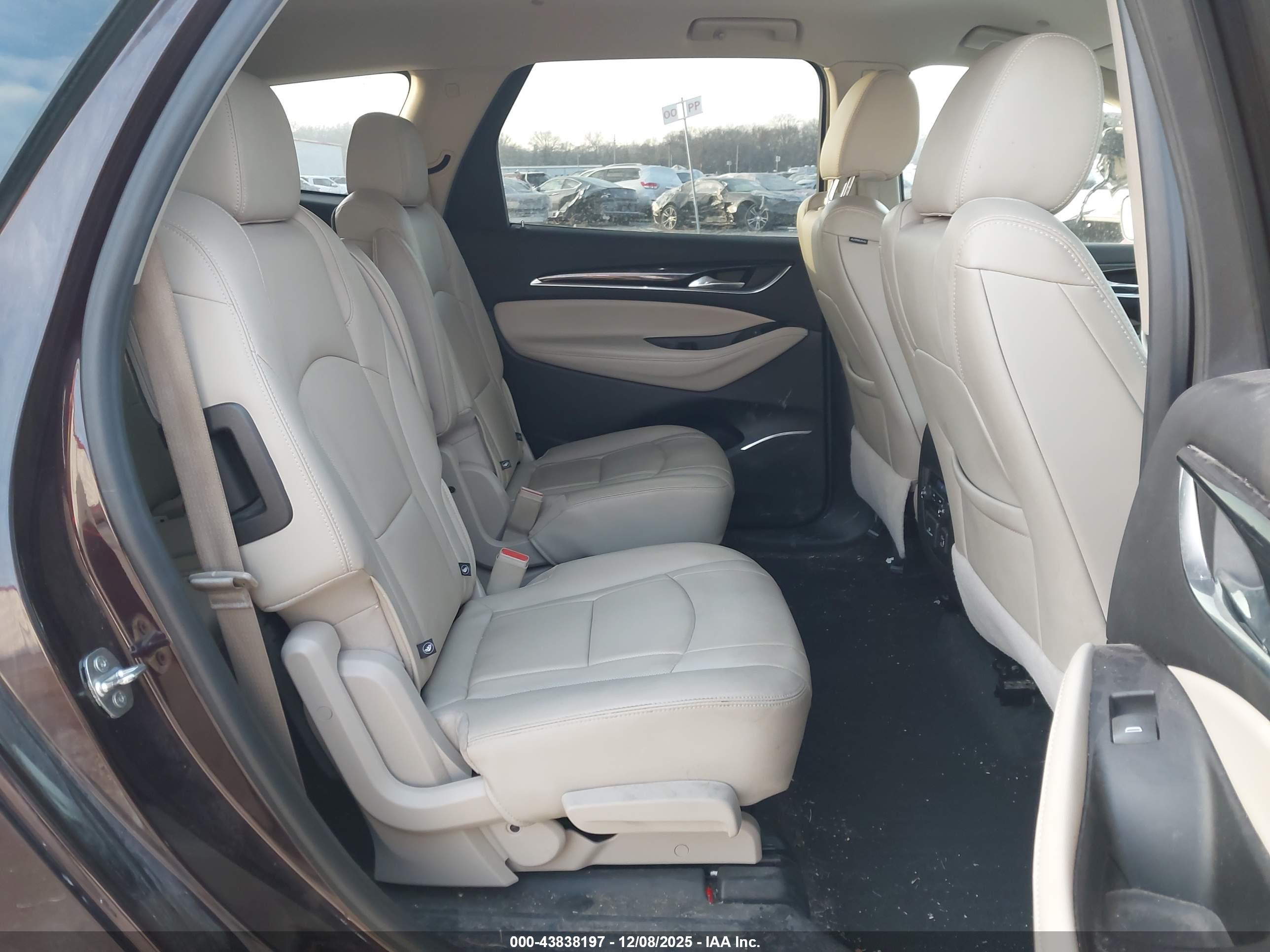BUICK ENCLAVE image 8