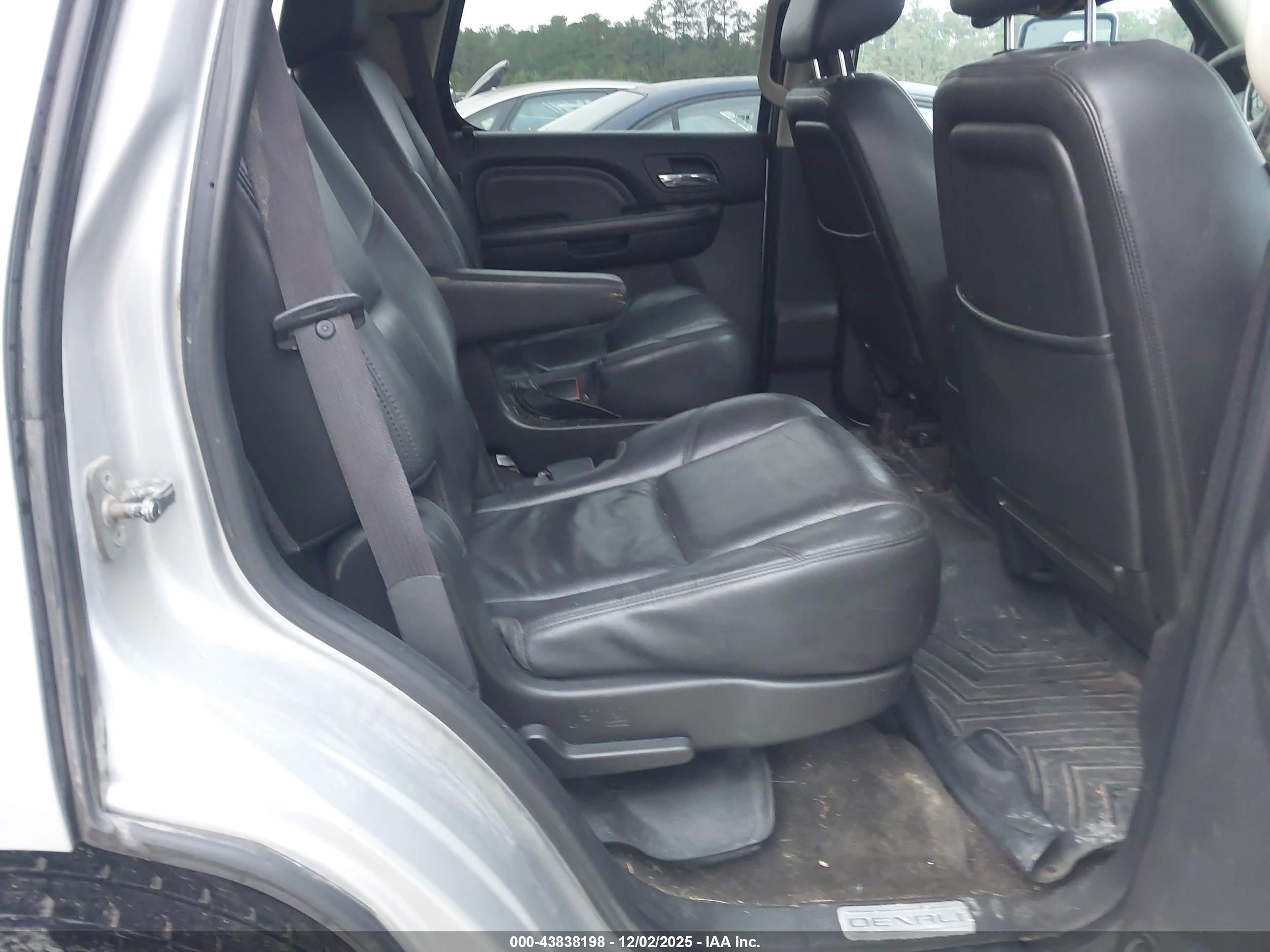 GMC YUKON image 8