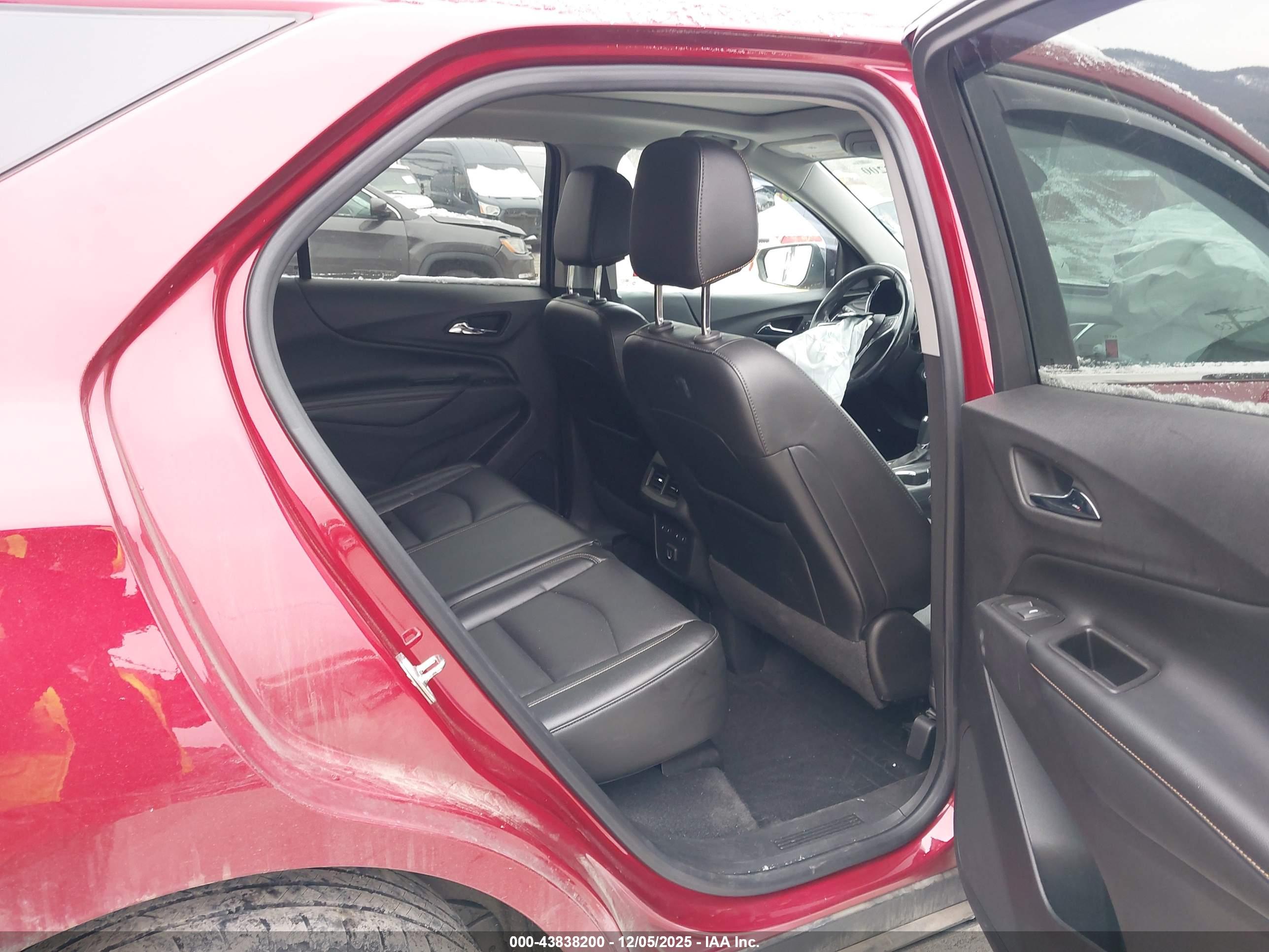 CHEVROLET EQUINOX image 8