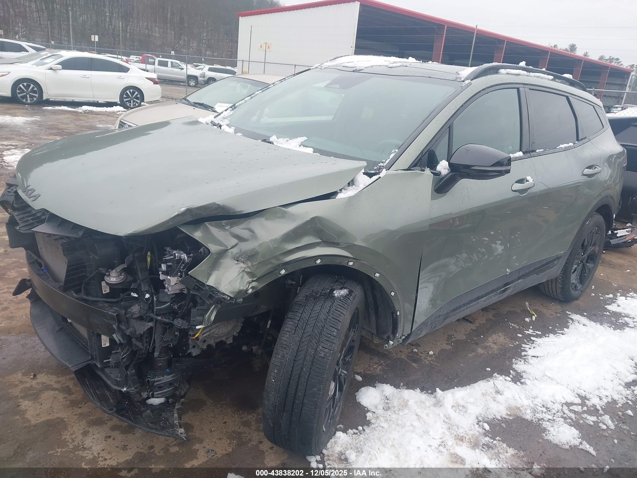 KIA SPORTAGE image 2