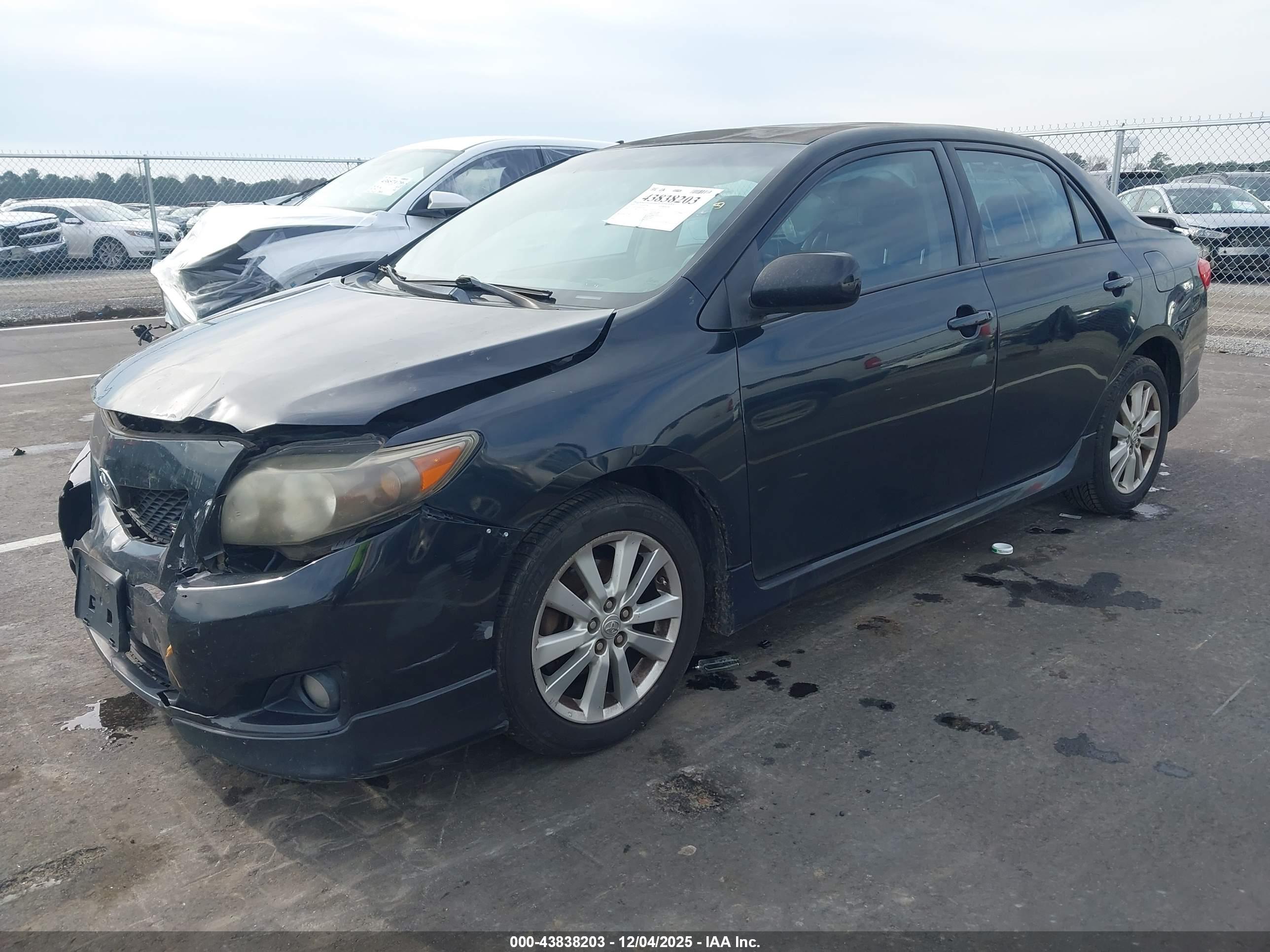 TOYOTA COROLLA image 2