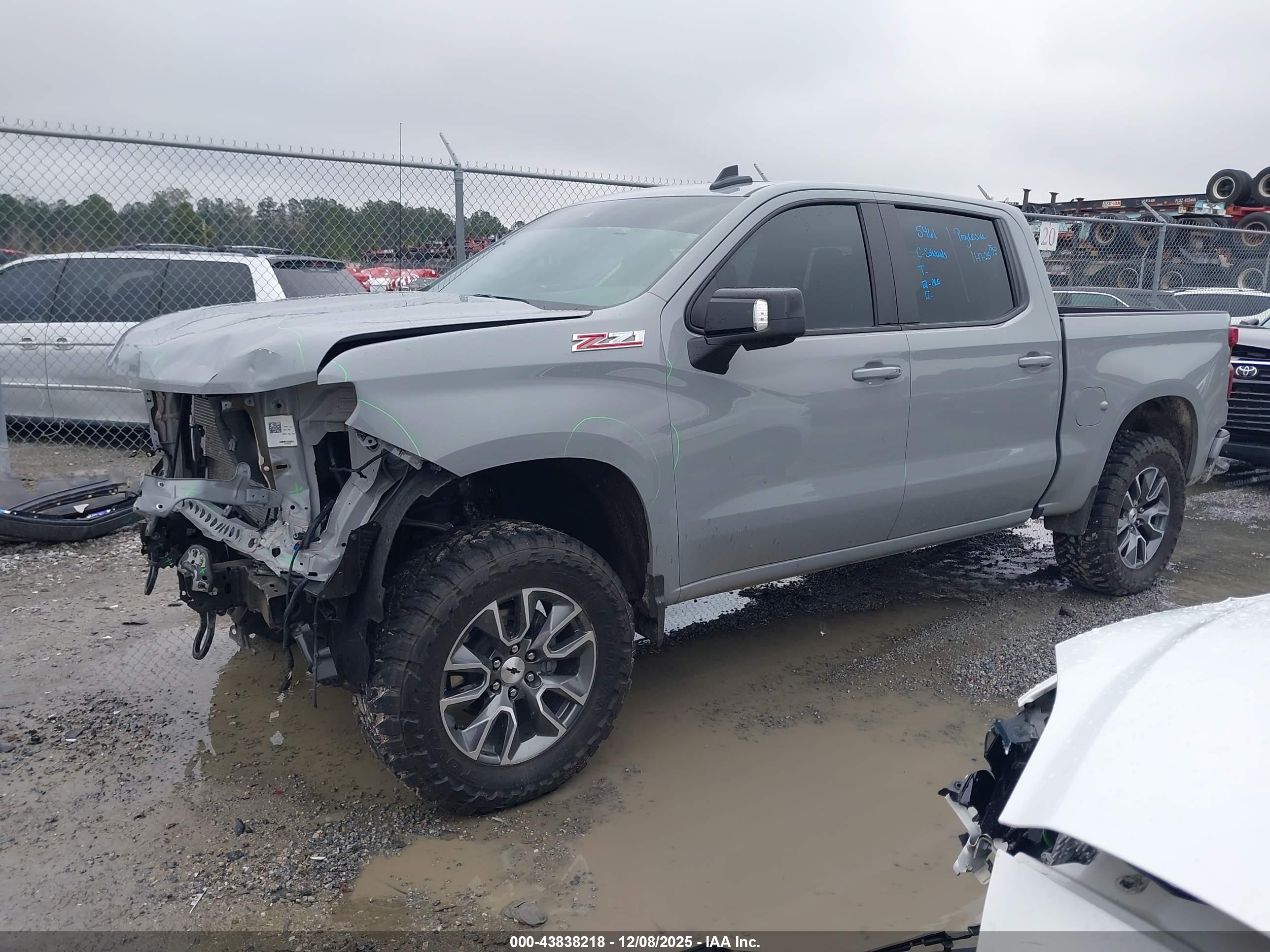 CHEVROLET SILVERADO image 2
