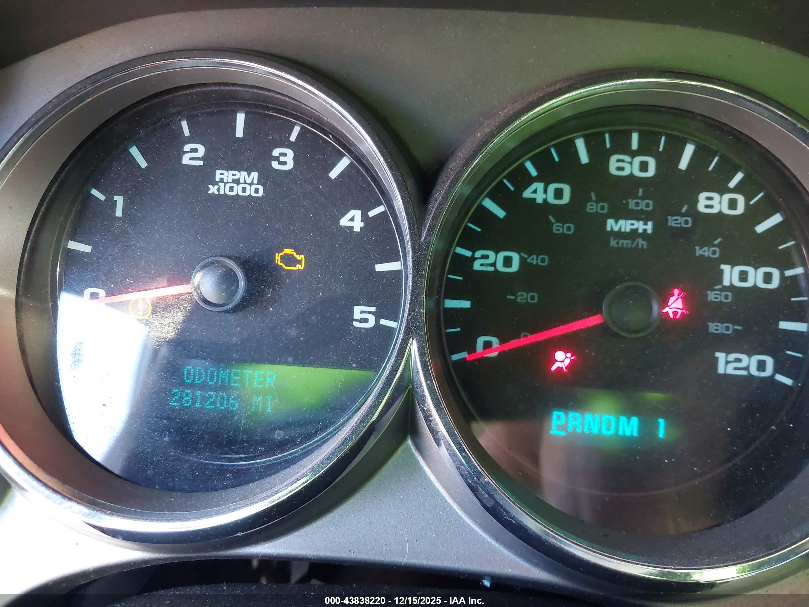 CHEVROLET SILVERADO image 7