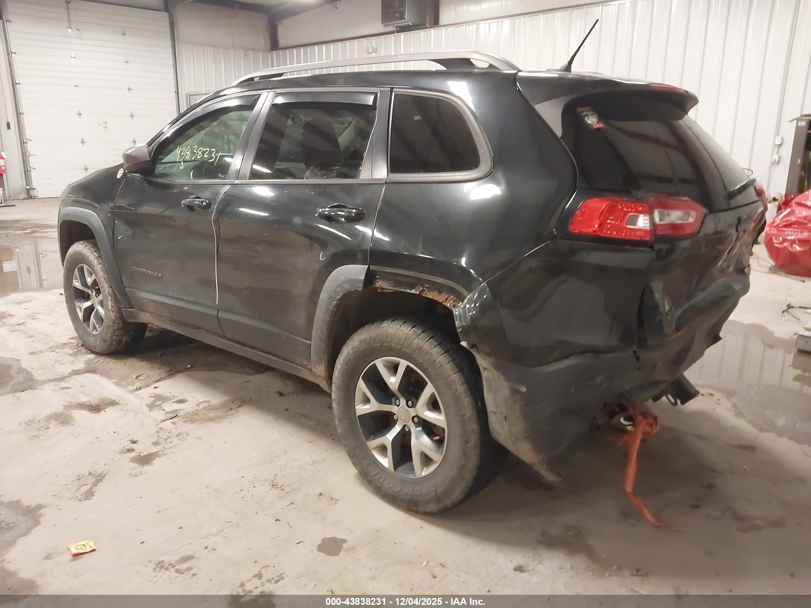JEEP CHEROKEE image 3
