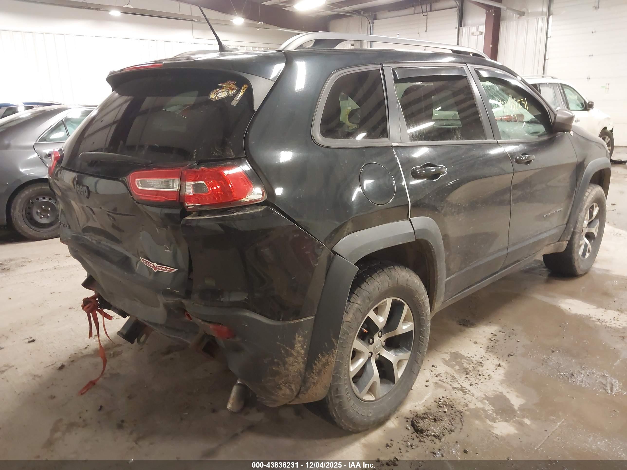 JEEP CHEROKEE image 4