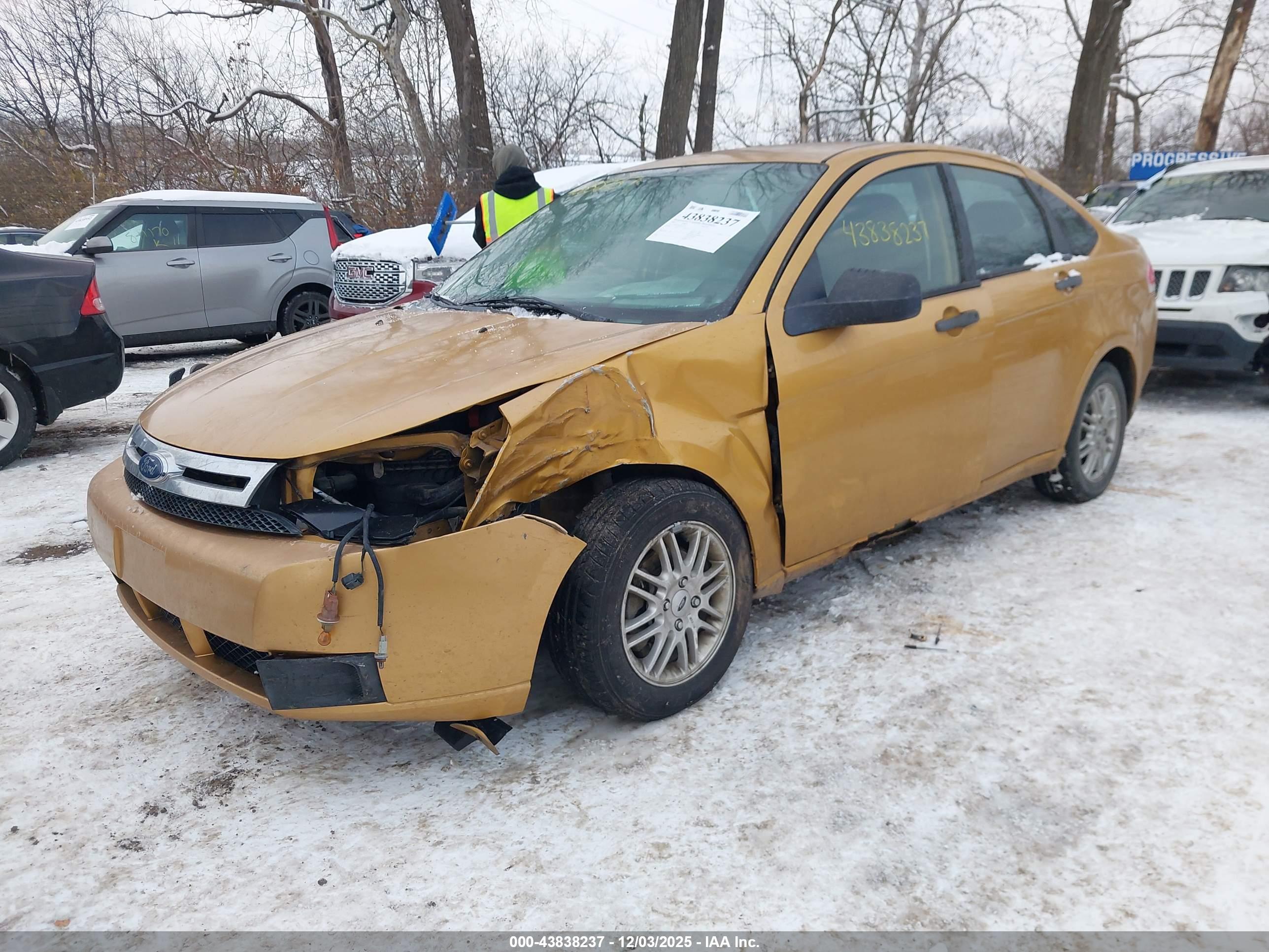 FORD FOCUS image 2