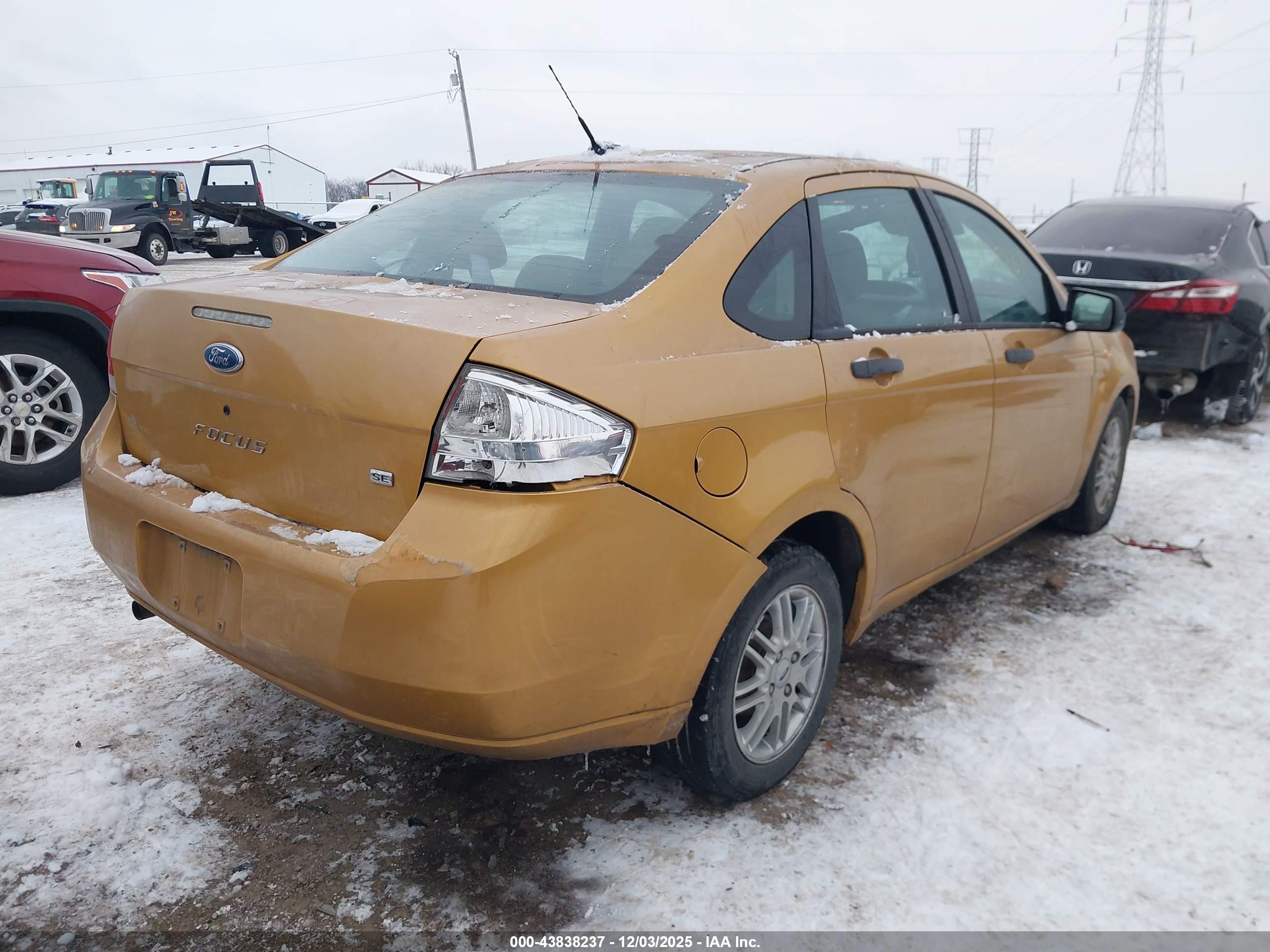 FORD FOCUS image 4