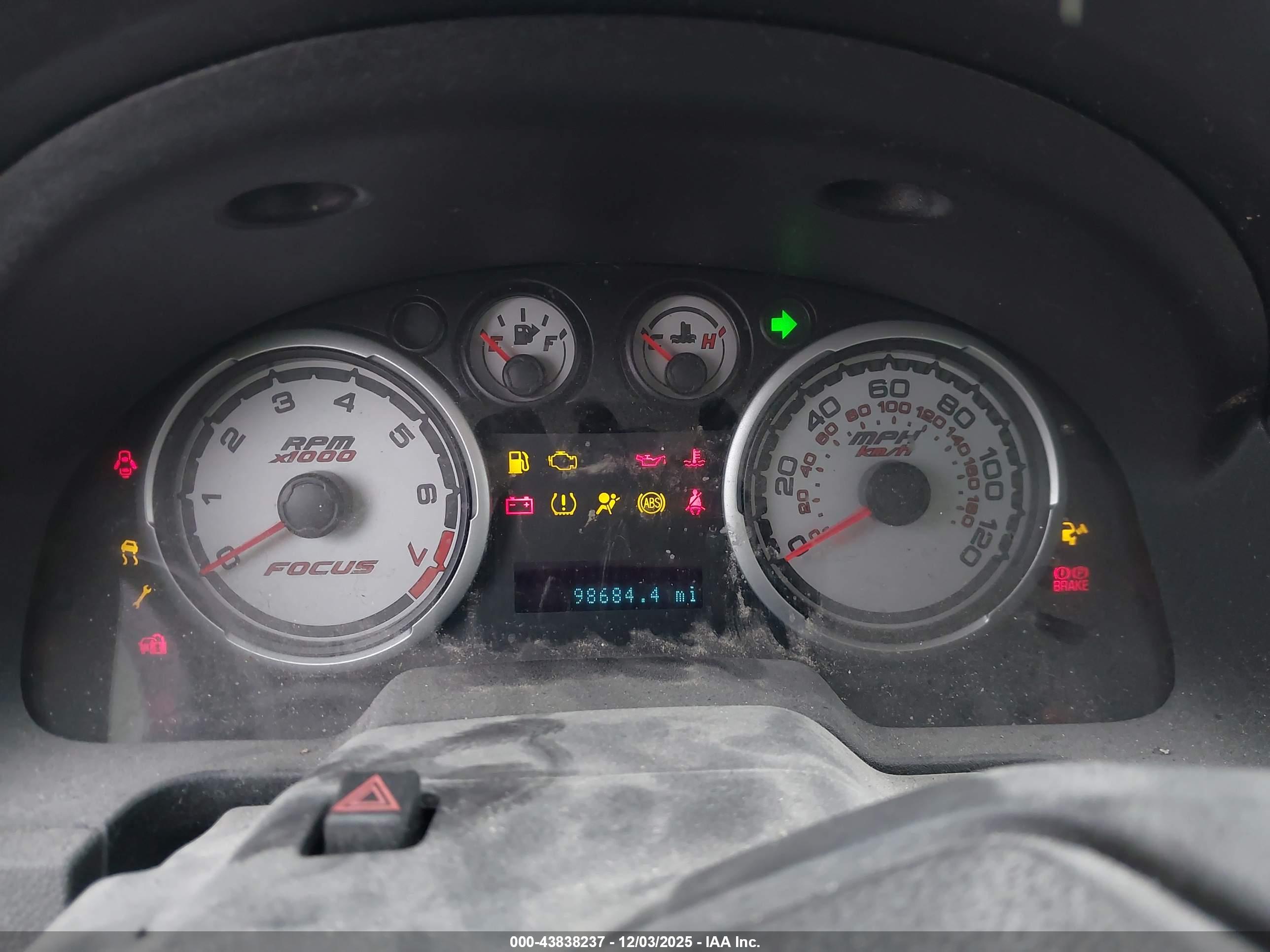 FORD FOCUS image 7