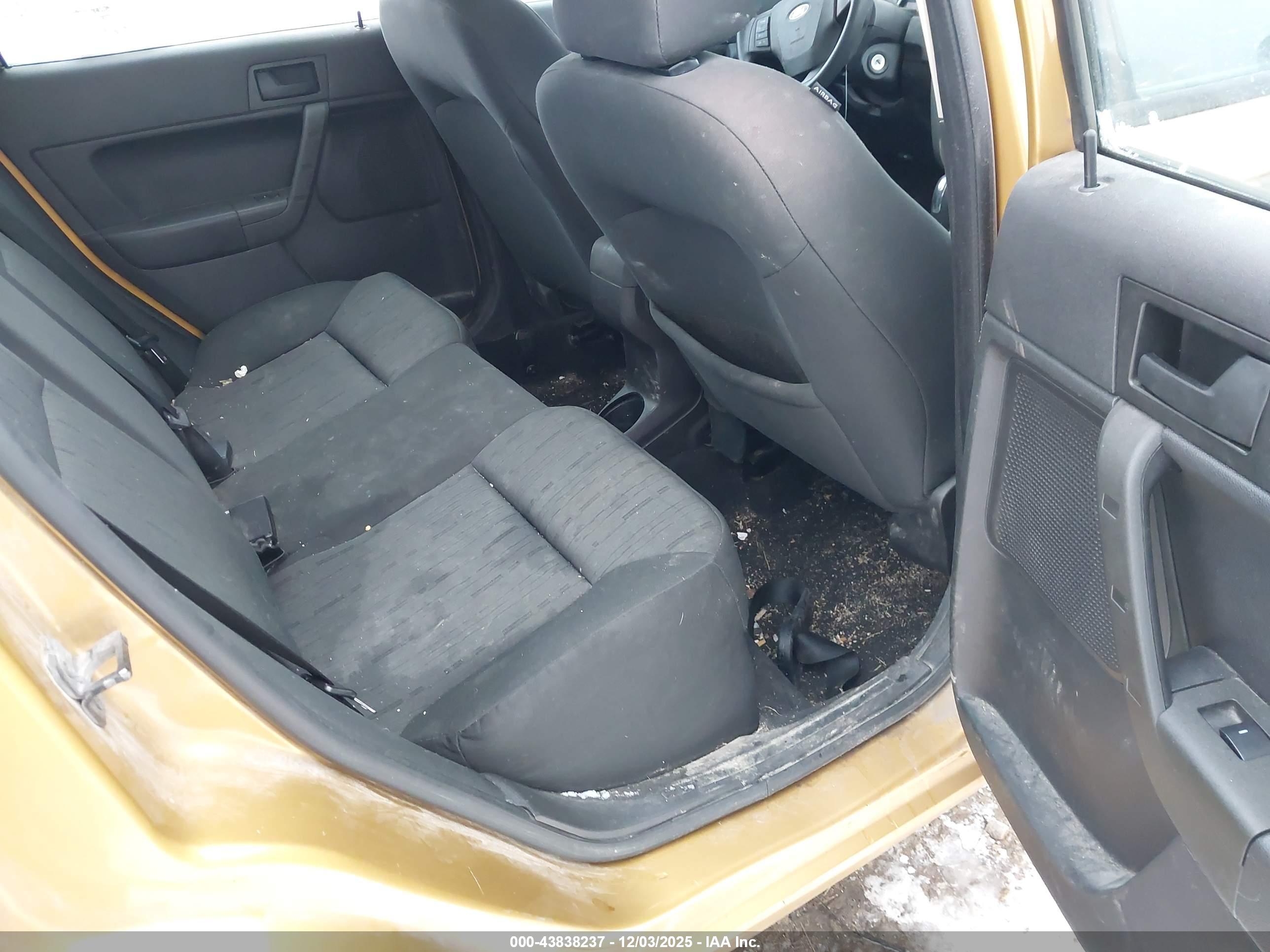 FORD FOCUS image 8