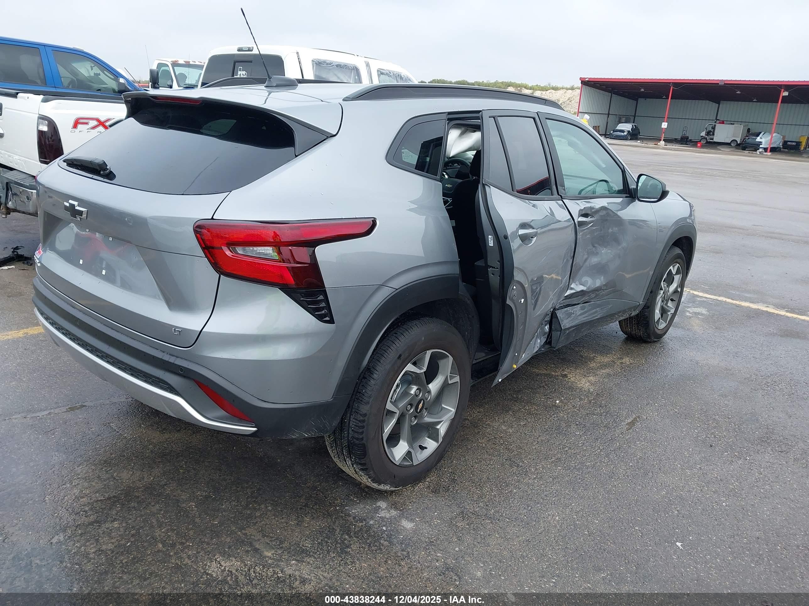 CHEVROLET TRAX image 4