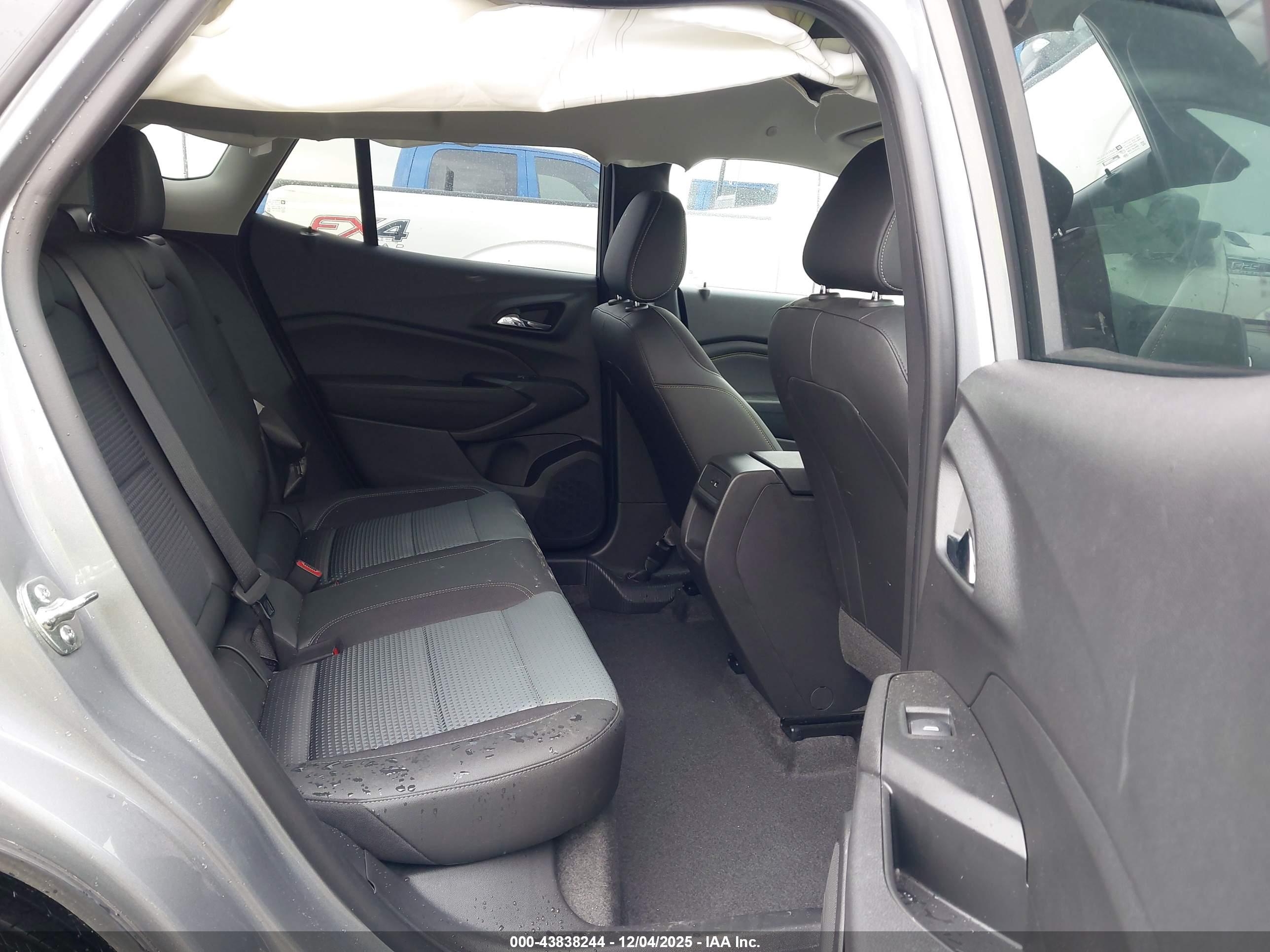 CHEVROLET TRAX image 8