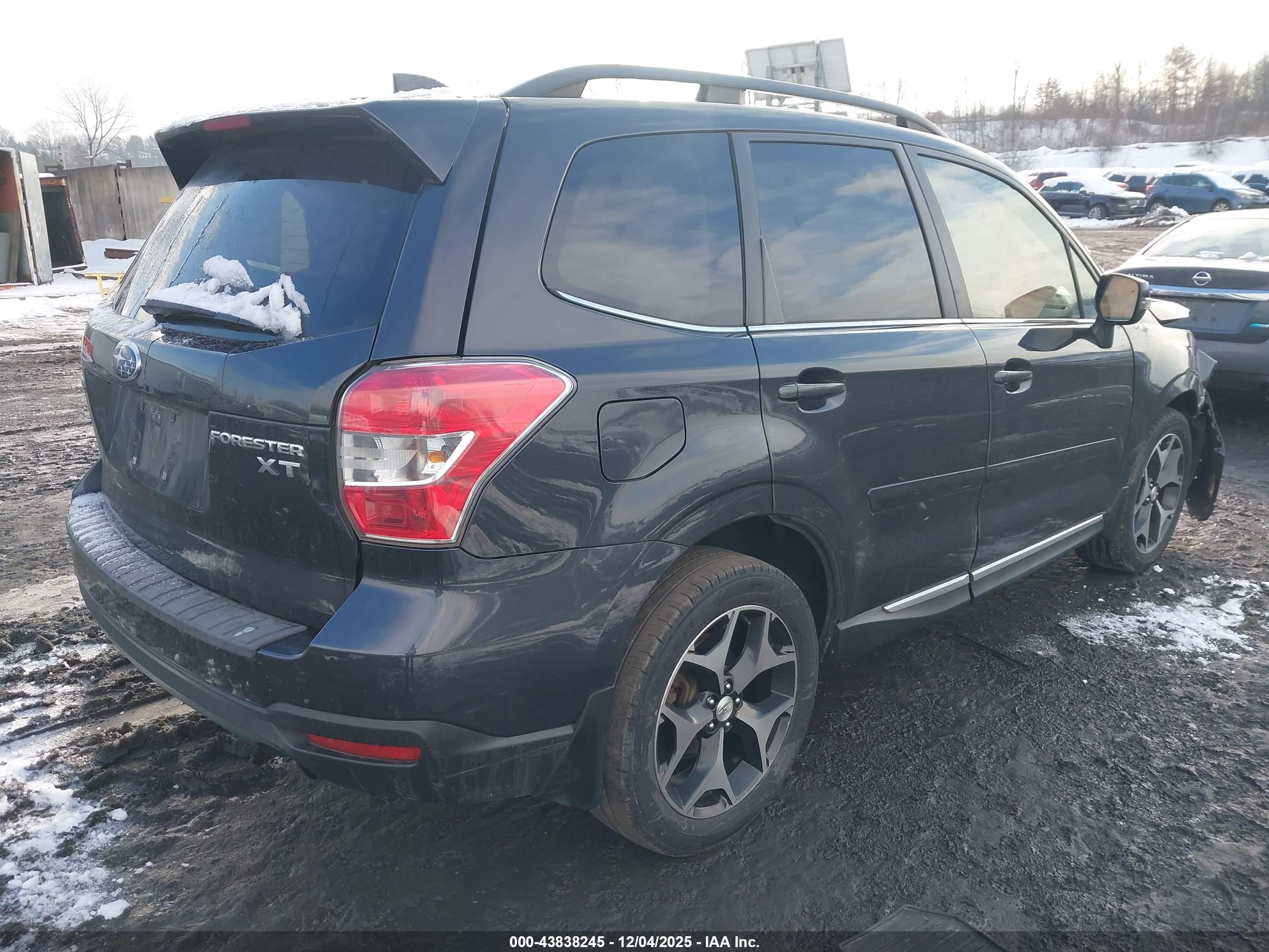 SUBARU FORESTER image 4