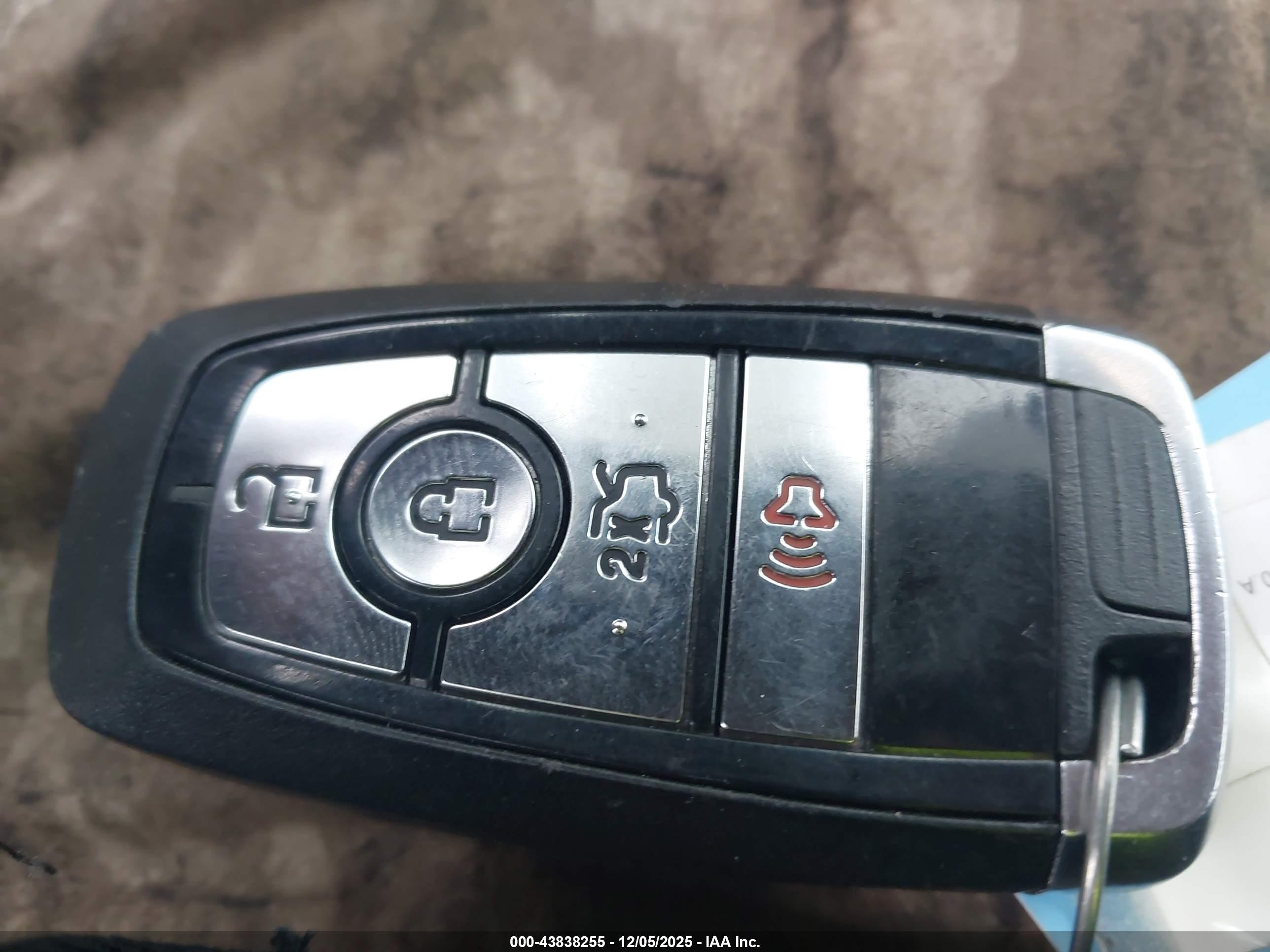 FORD FUSION image 11