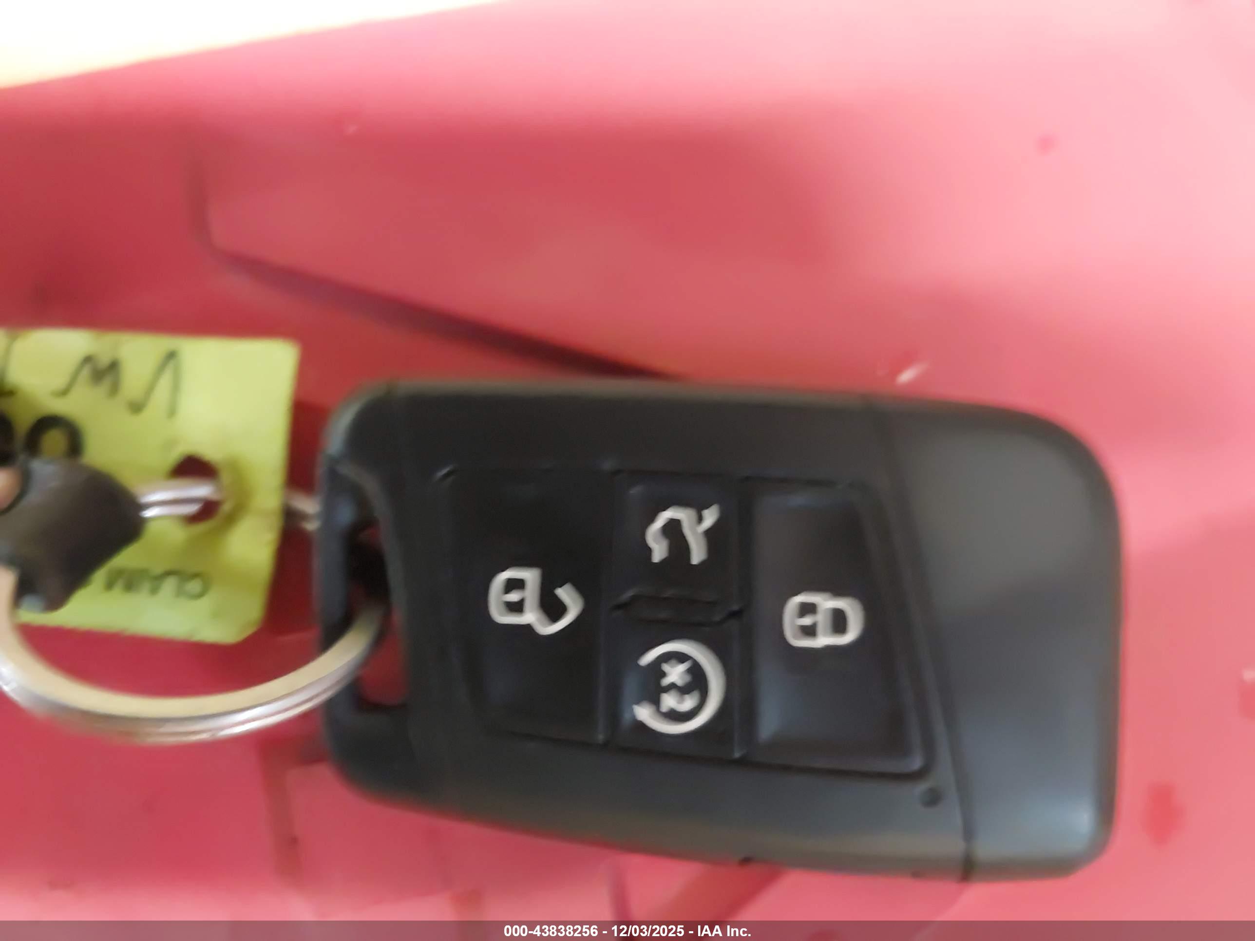 VOLKSWAGEN TAOS image 11