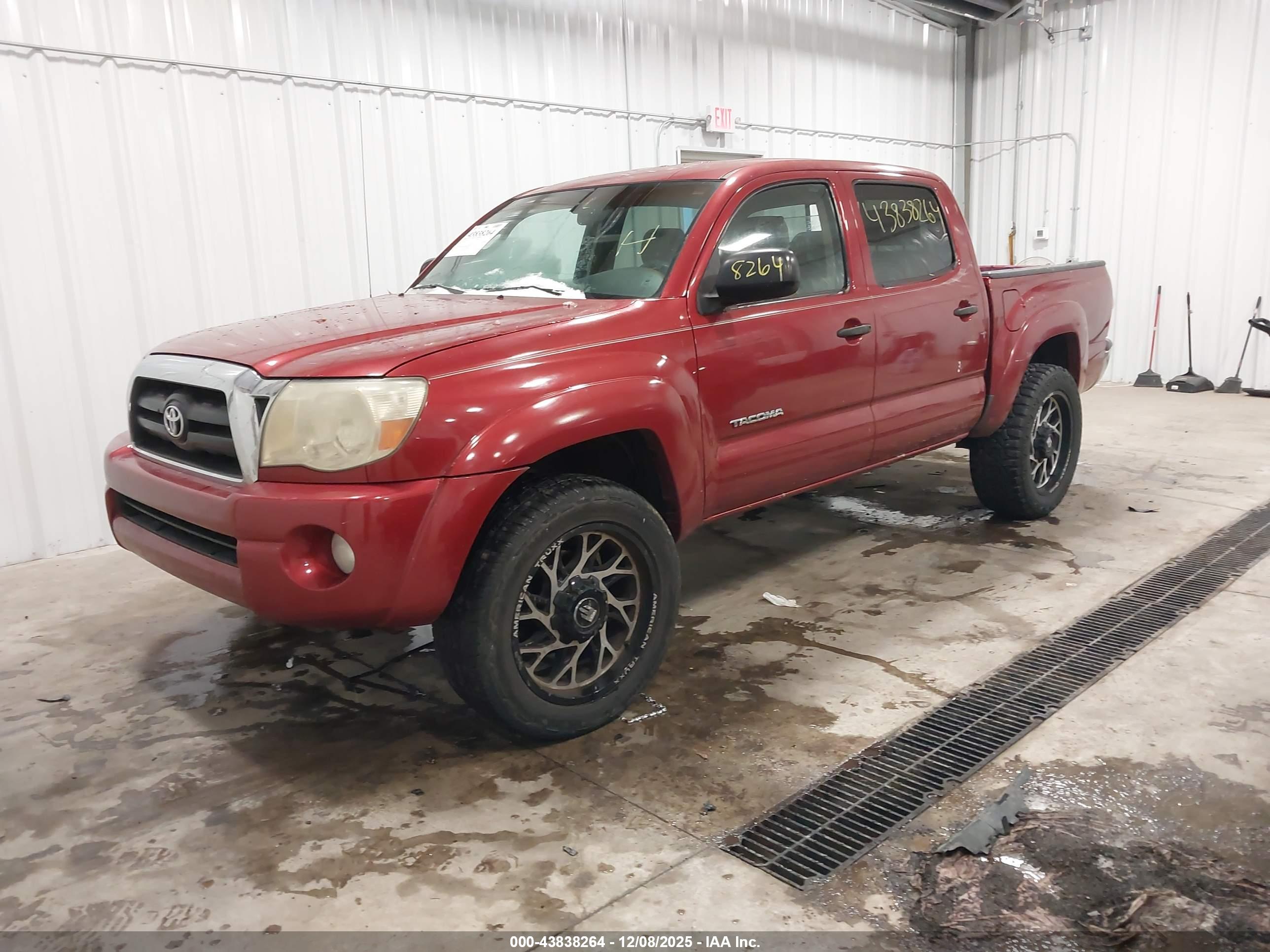 TOYOTA TACOMA image 2
