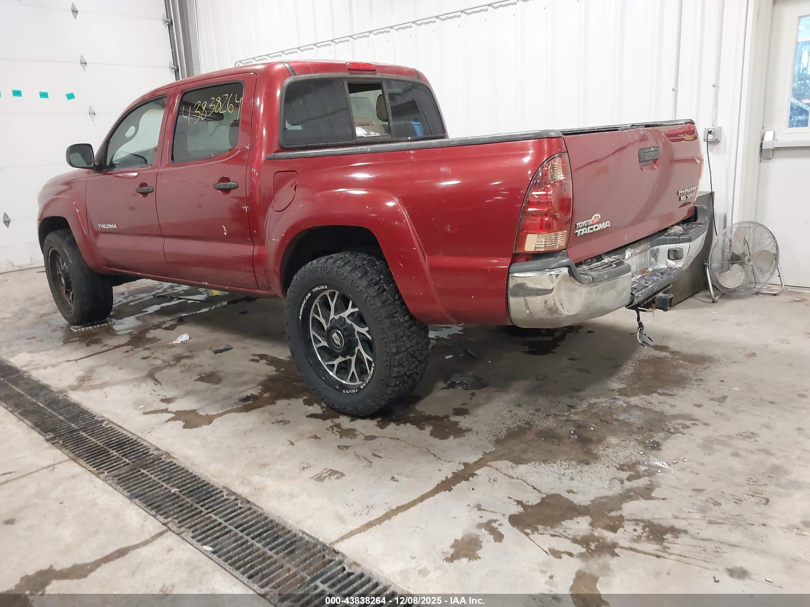 TOYOTA TACOMA image 3