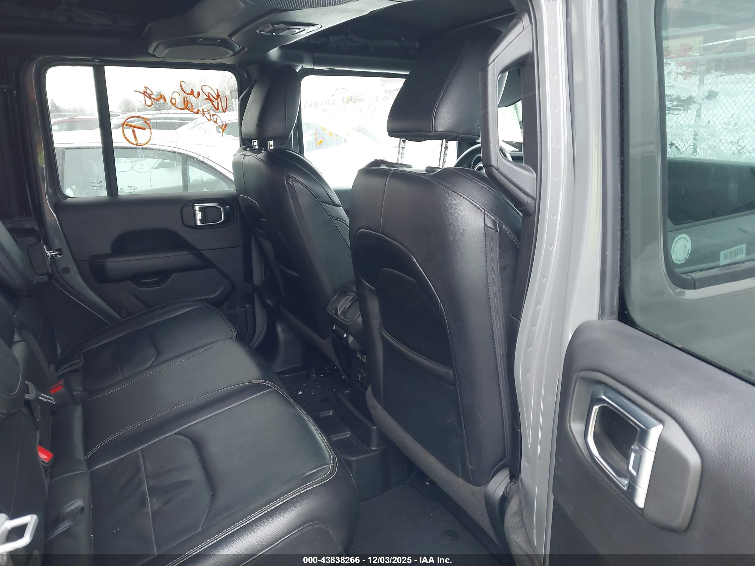 JEEP WRANGLER image 8