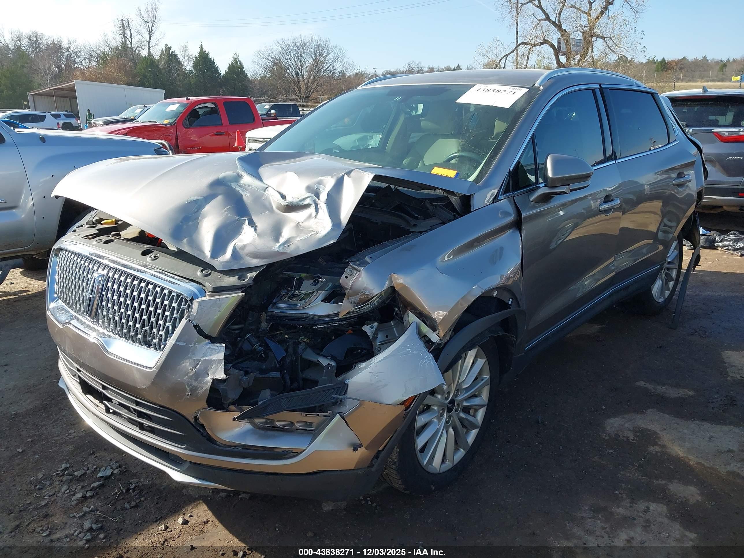 LINCOLN MKC image 6