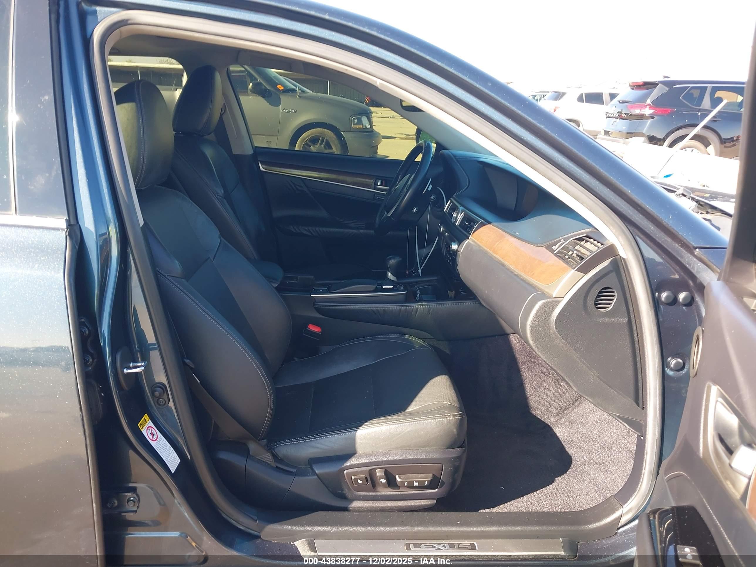 LEXUS GS image 5
