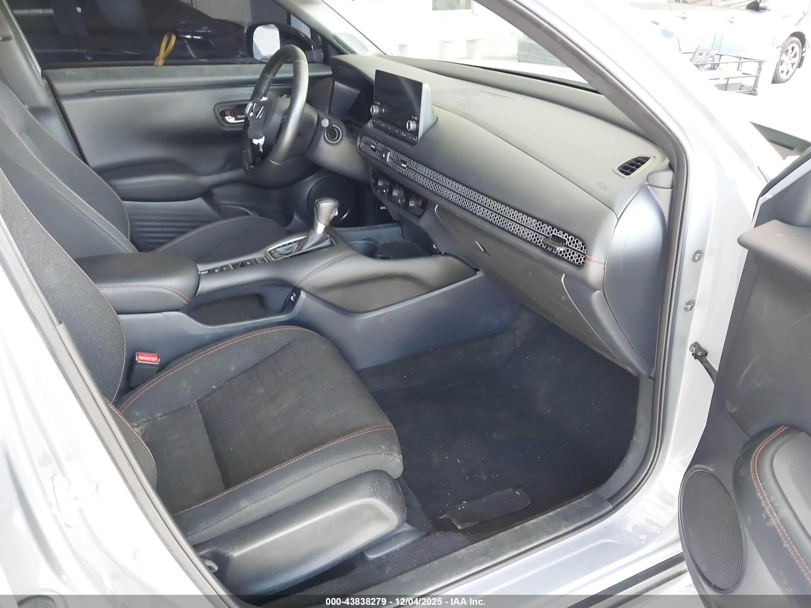 HONDA HR-V image 5