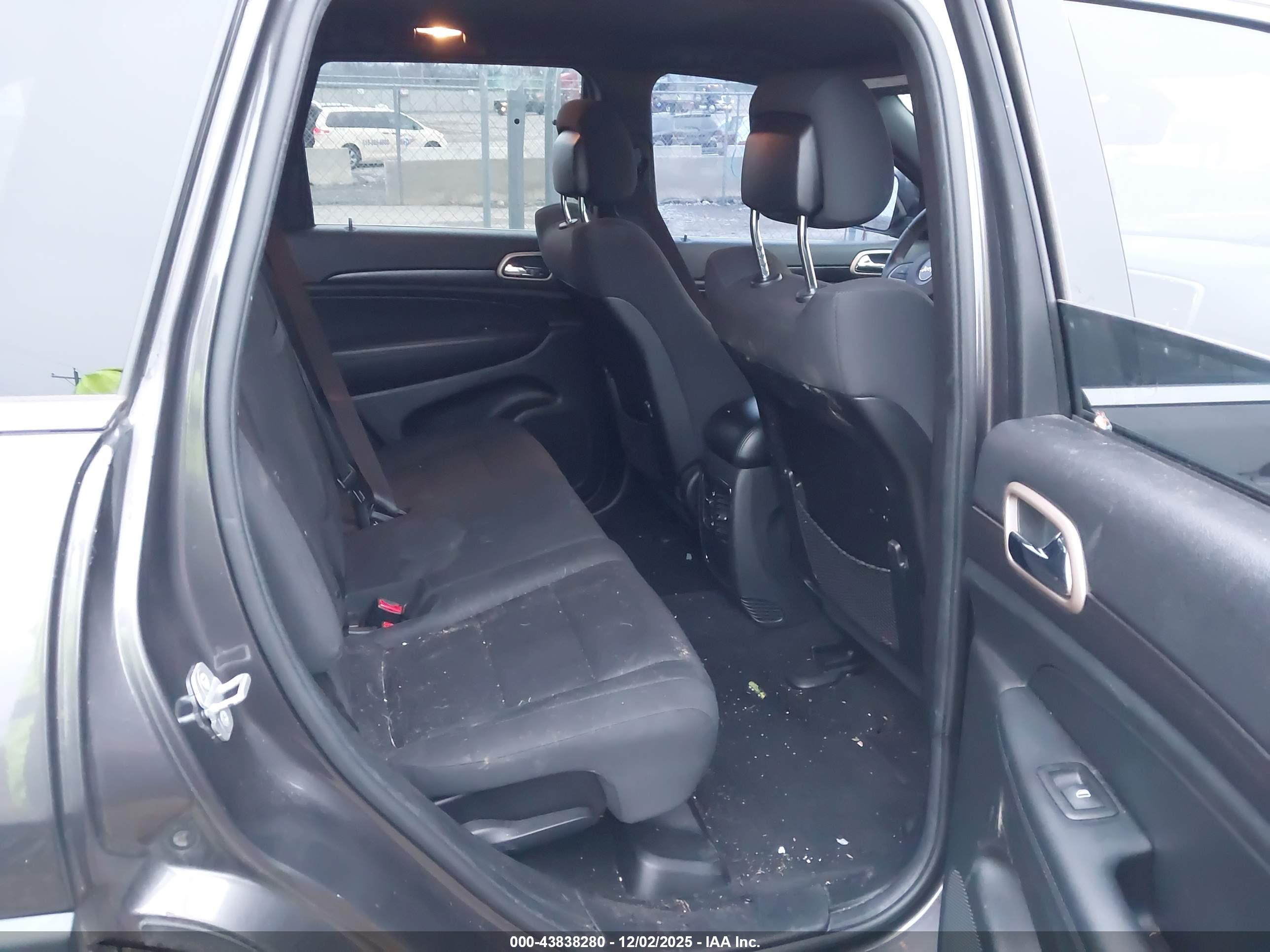 JEEP GRAND image 8