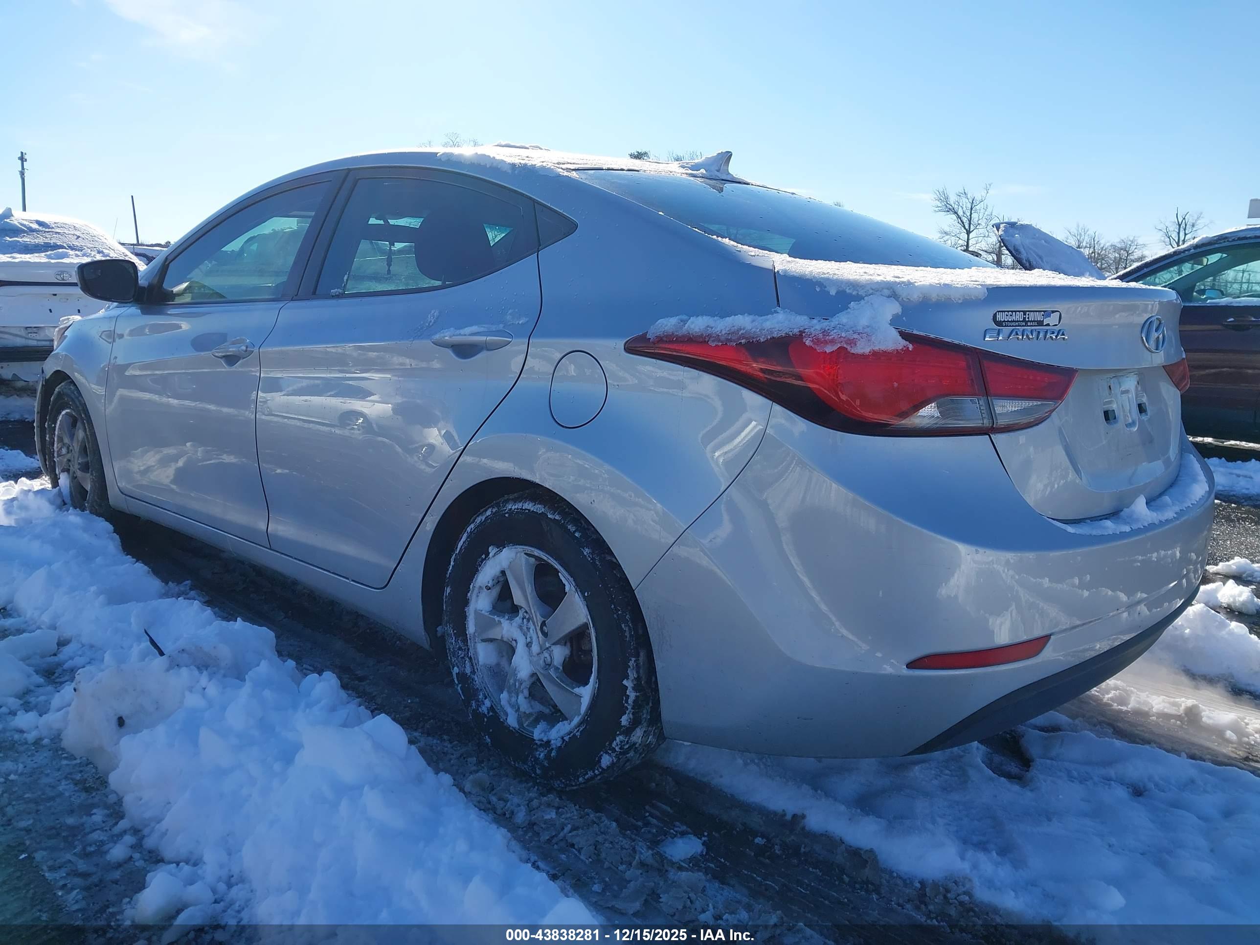 HYUNDAI ELANTRA image 3