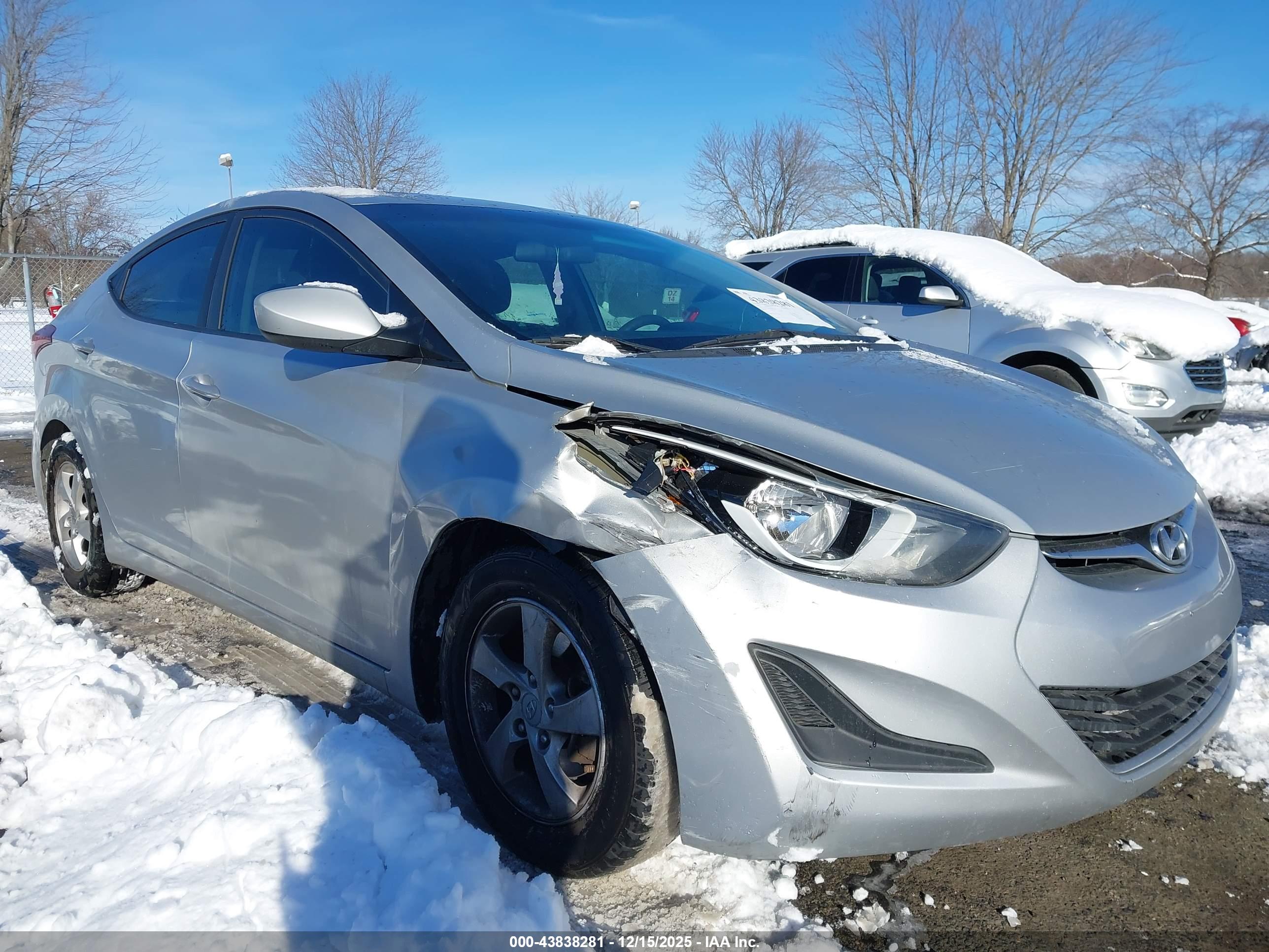 HYUNDAI ELANTRA image 6