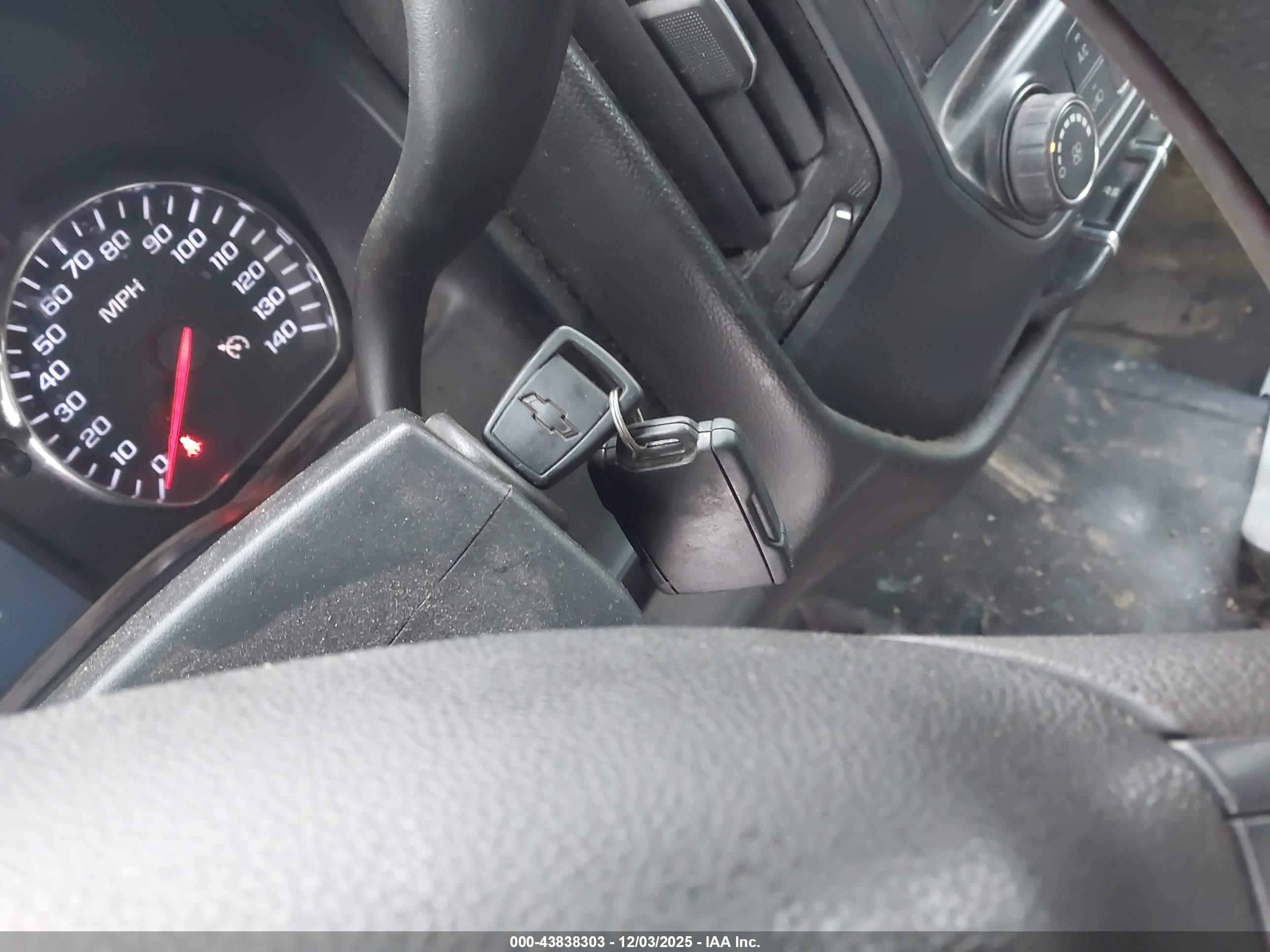 CHEVROLET SILVERADO image 11
