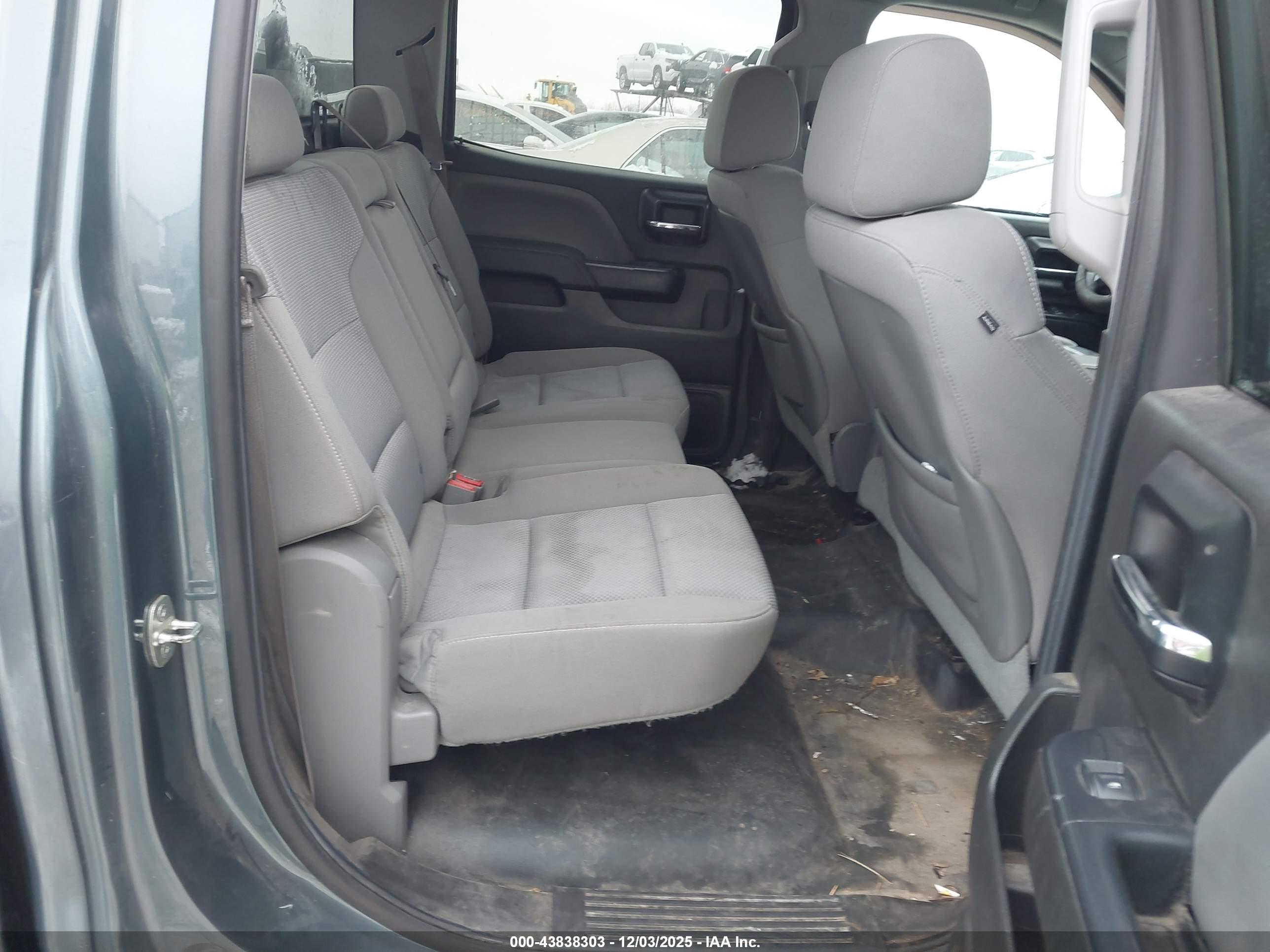 CHEVROLET SILVERADO image 8