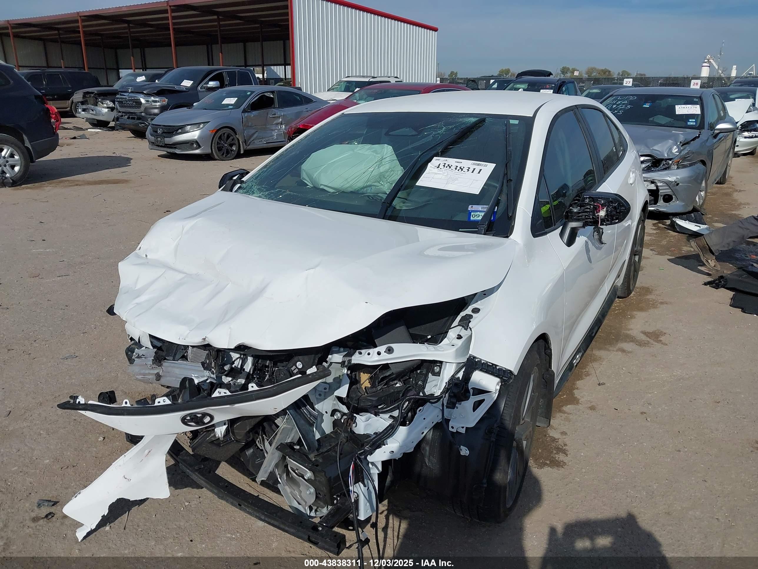TOYOTA COROLLA image 2
