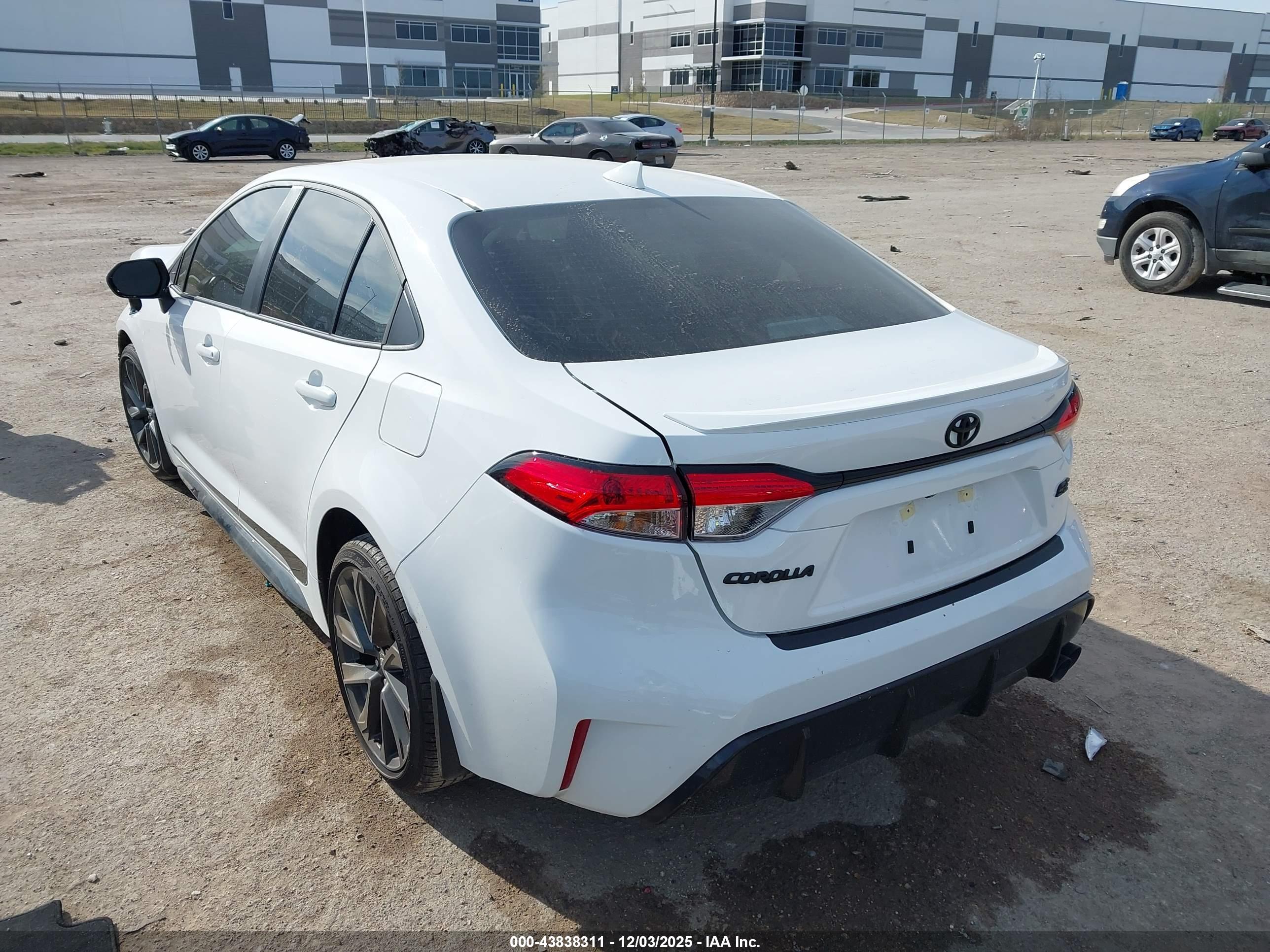 TOYOTA COROLLA image 3