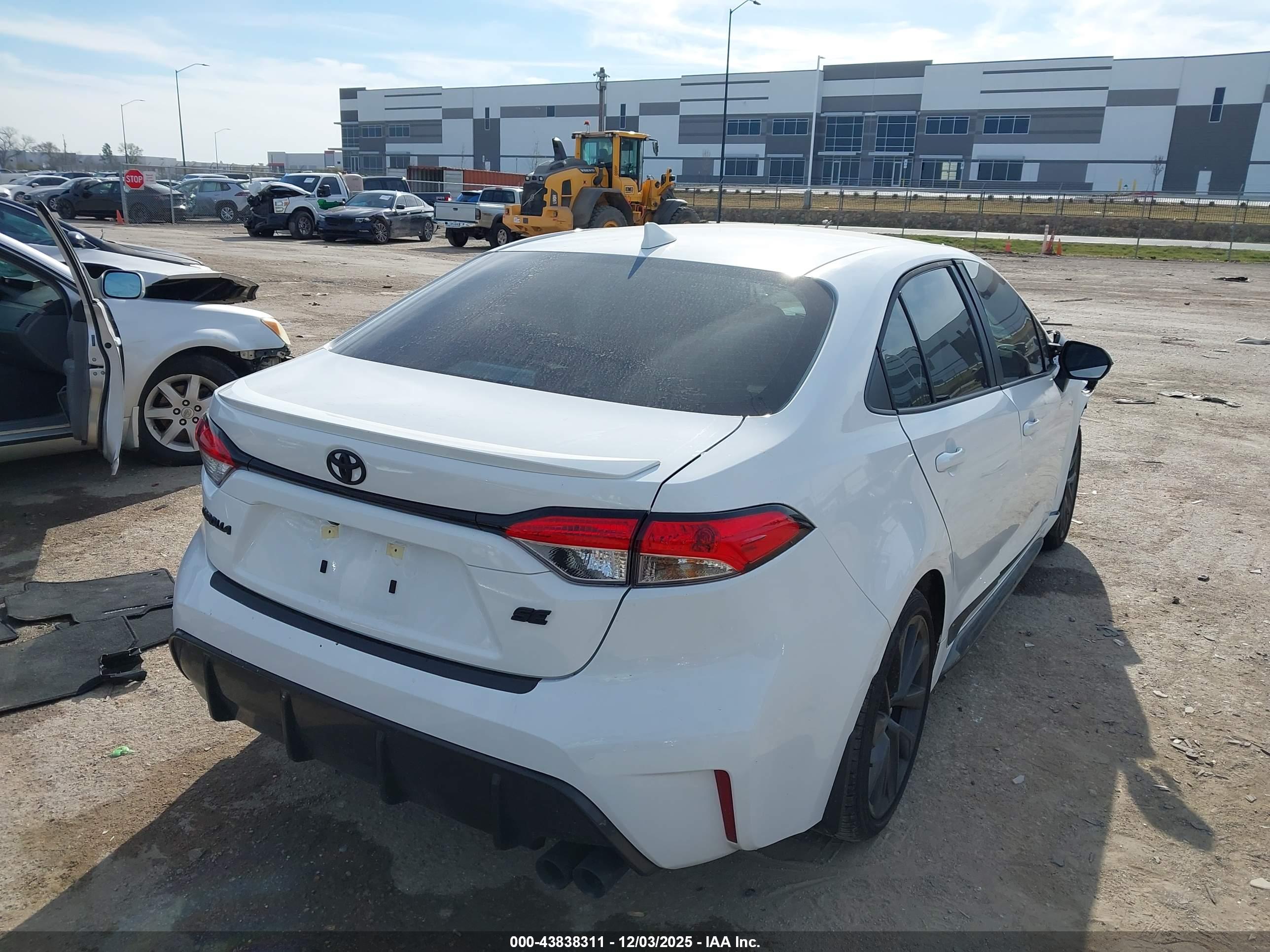 TOYOTA COROLLA image 4