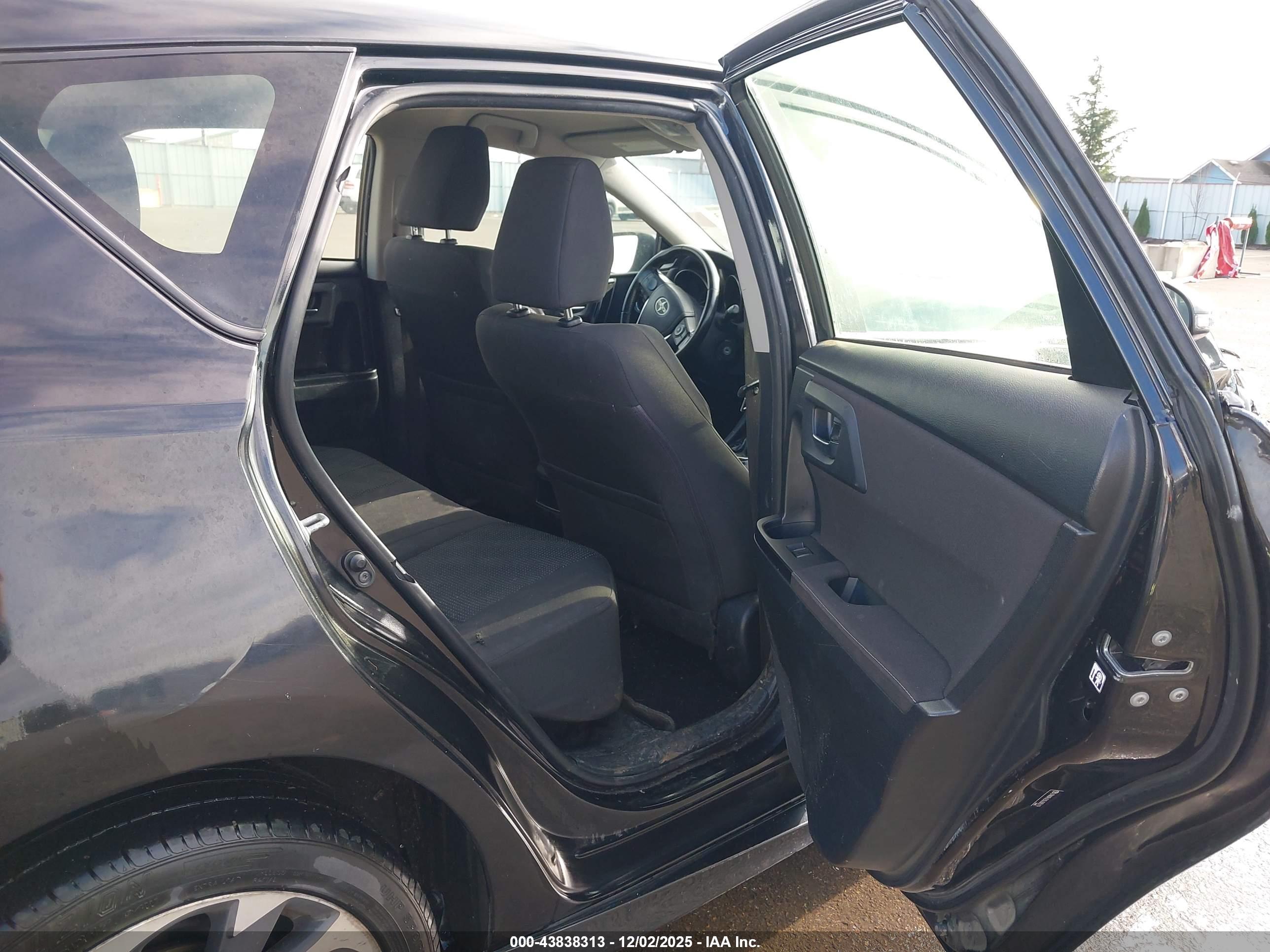 SCION IM image 8
