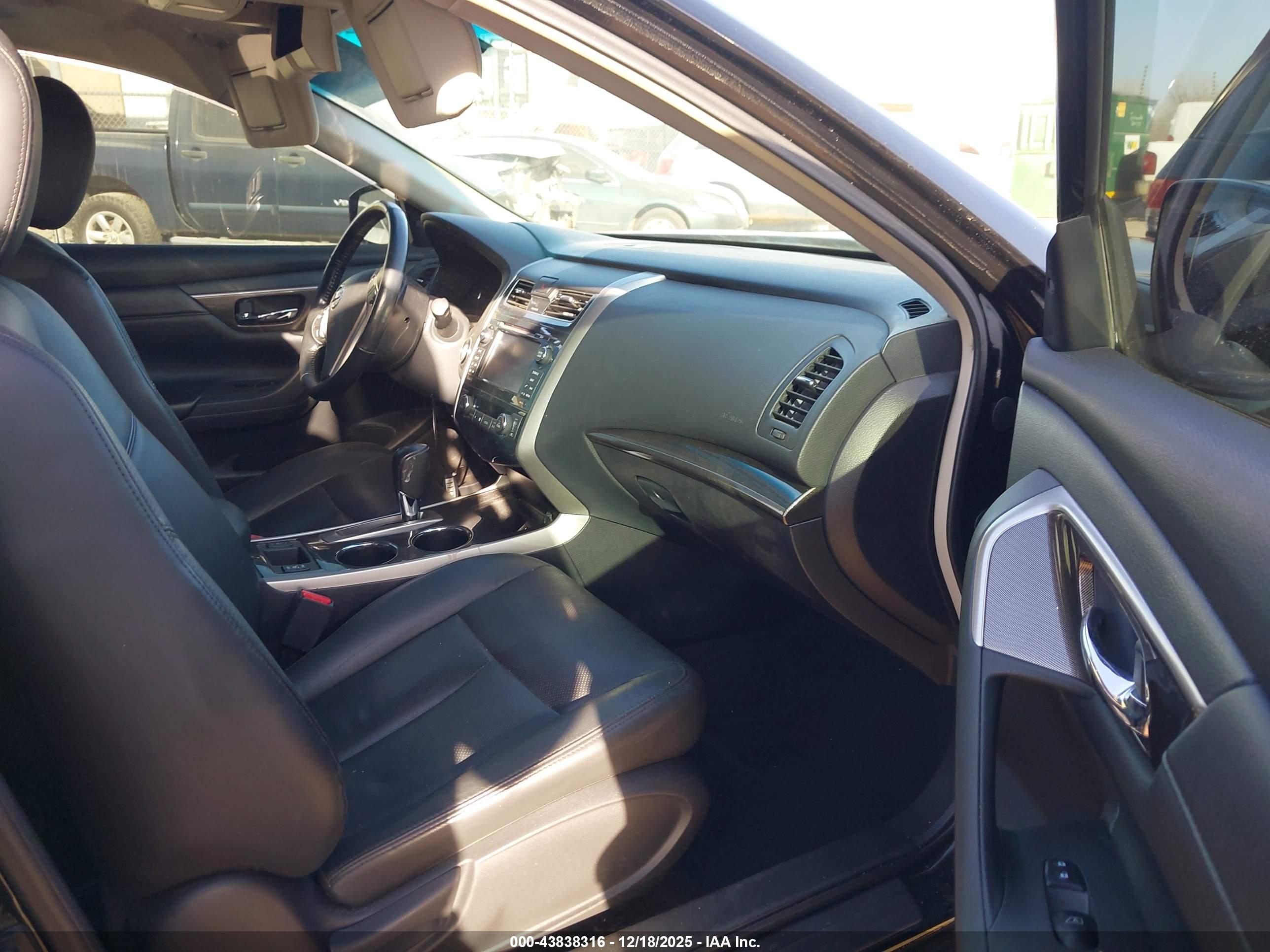 NISSAN ALTIMA image 5