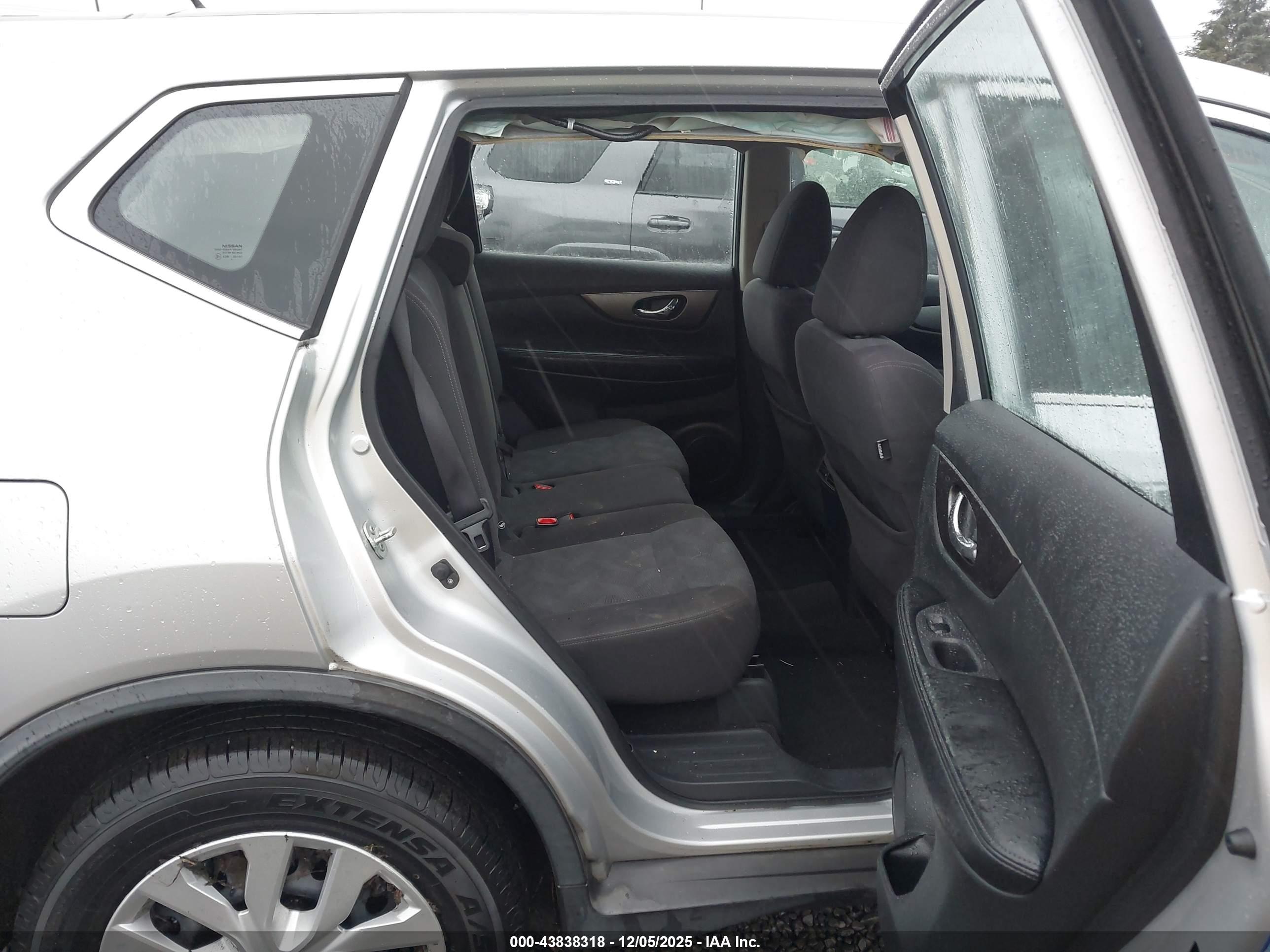 NISSAN ROGUE image 8