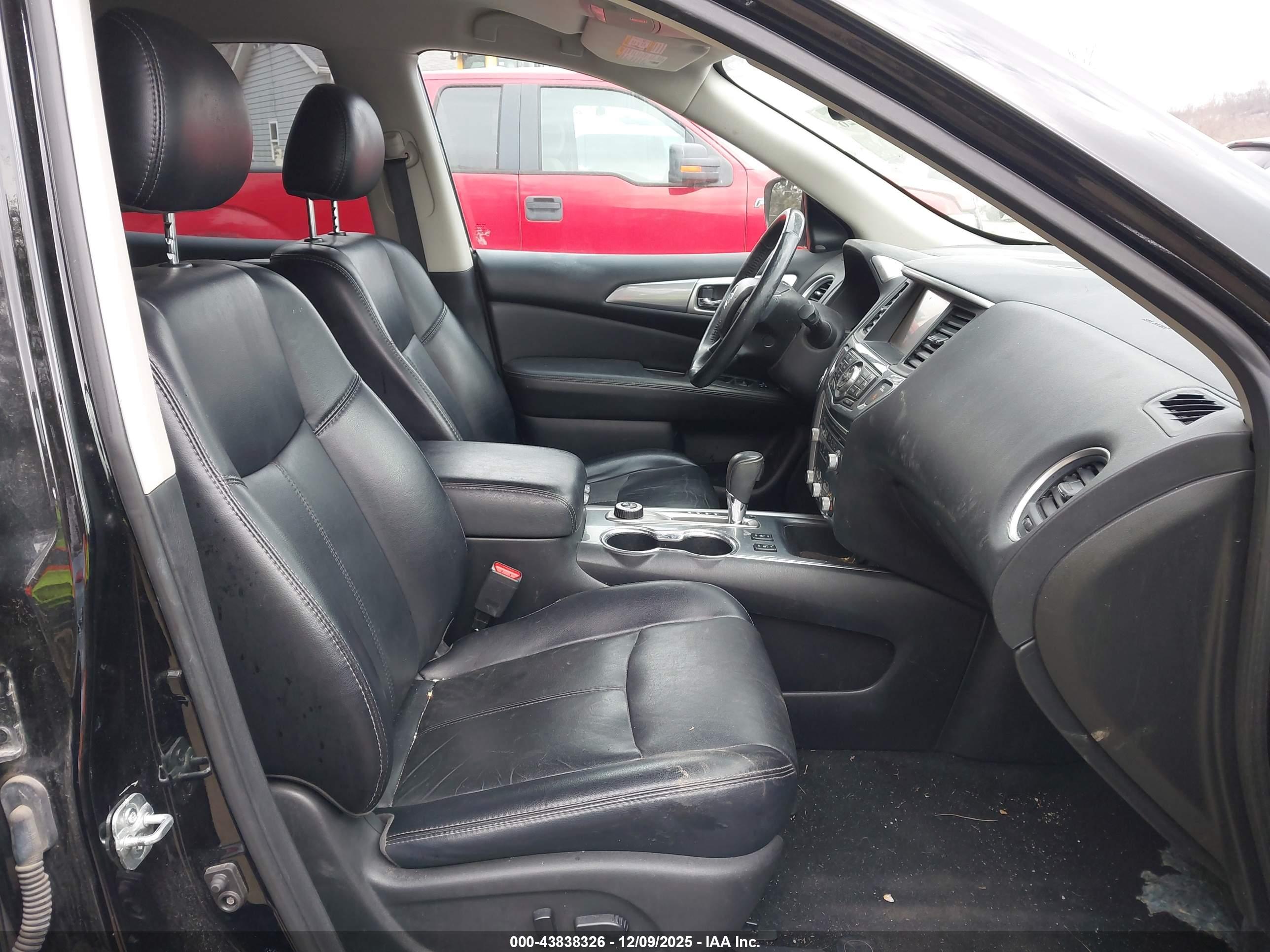 NISSAN PATHFINDER image 5
