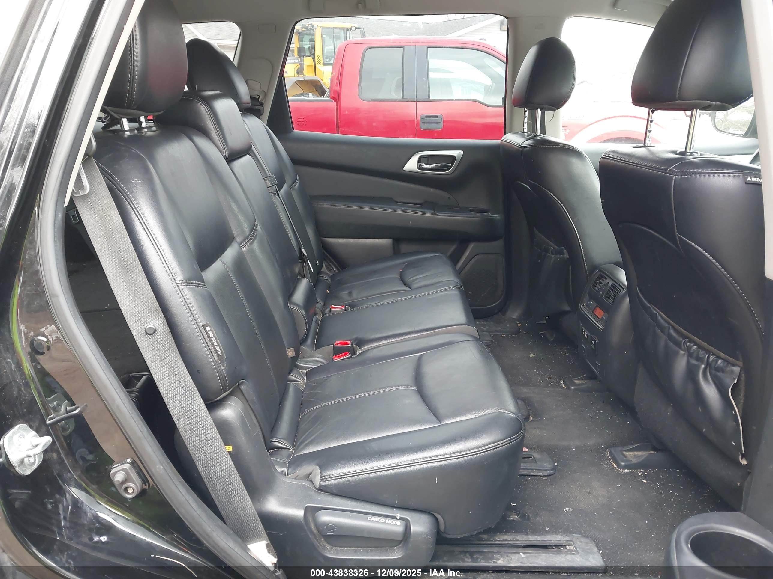 NISSAN PATHFINDER image 8