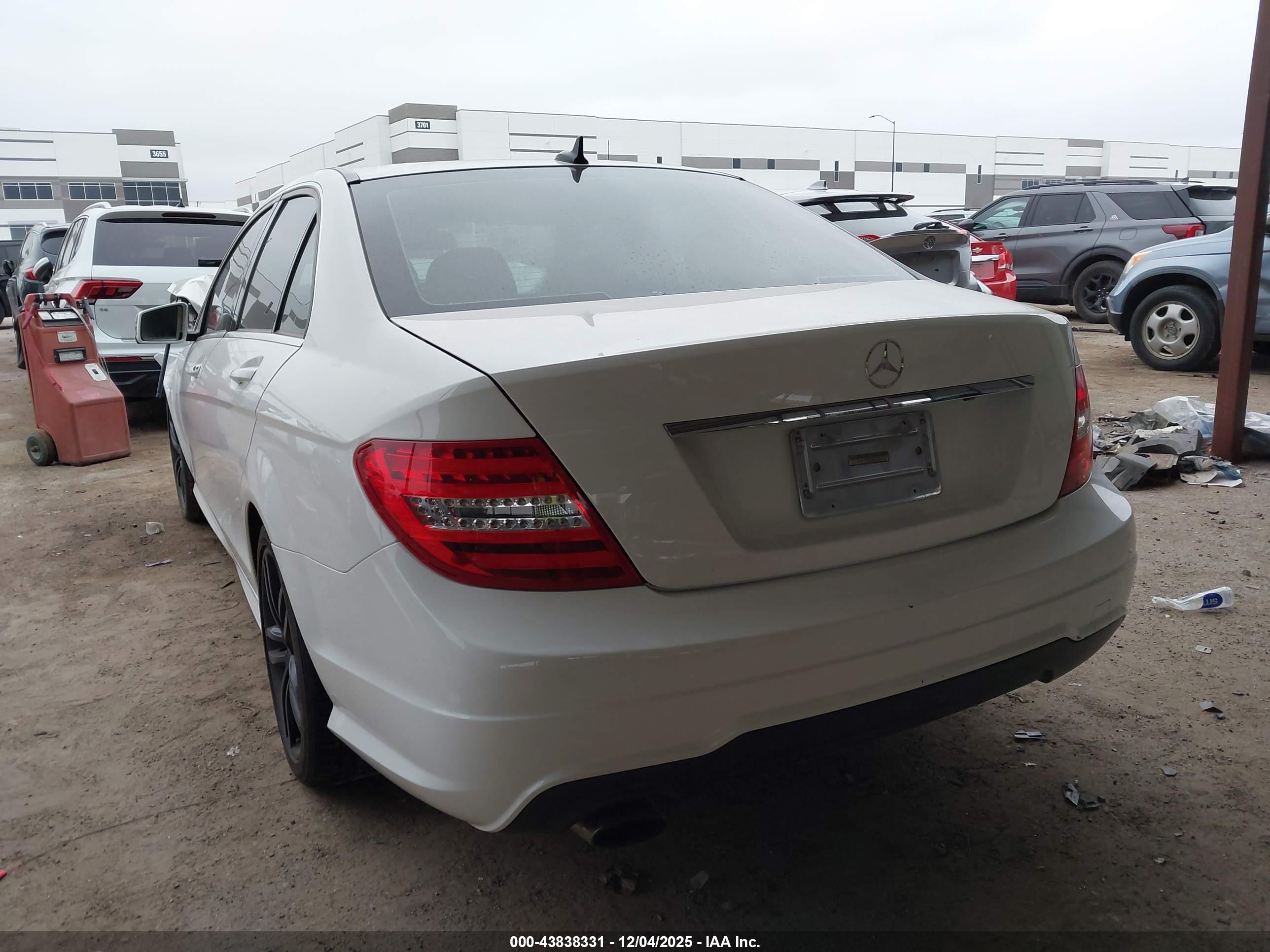 MERCEDES-BENZ C image 3