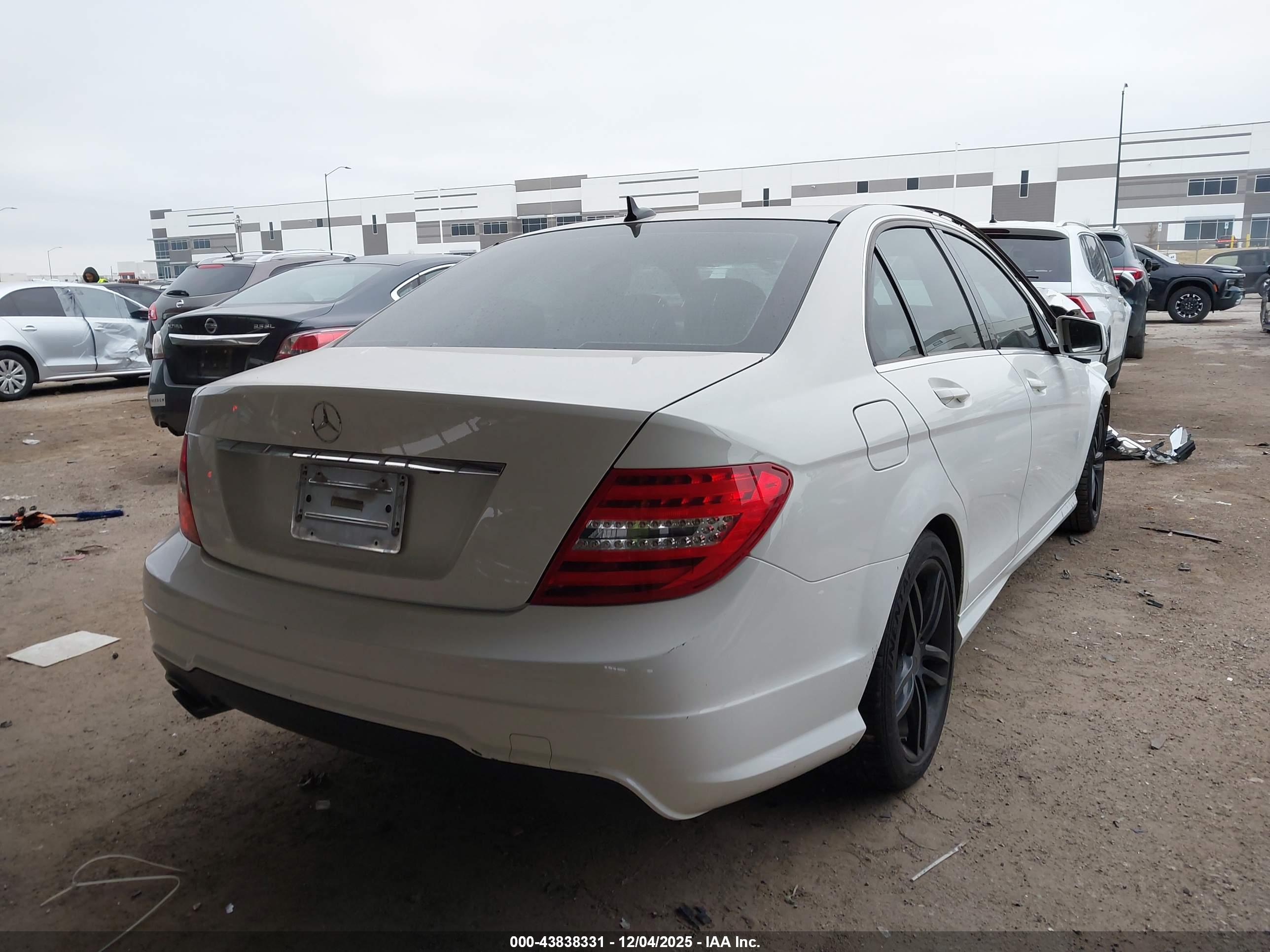 MERCEDES-BENZ C image 4