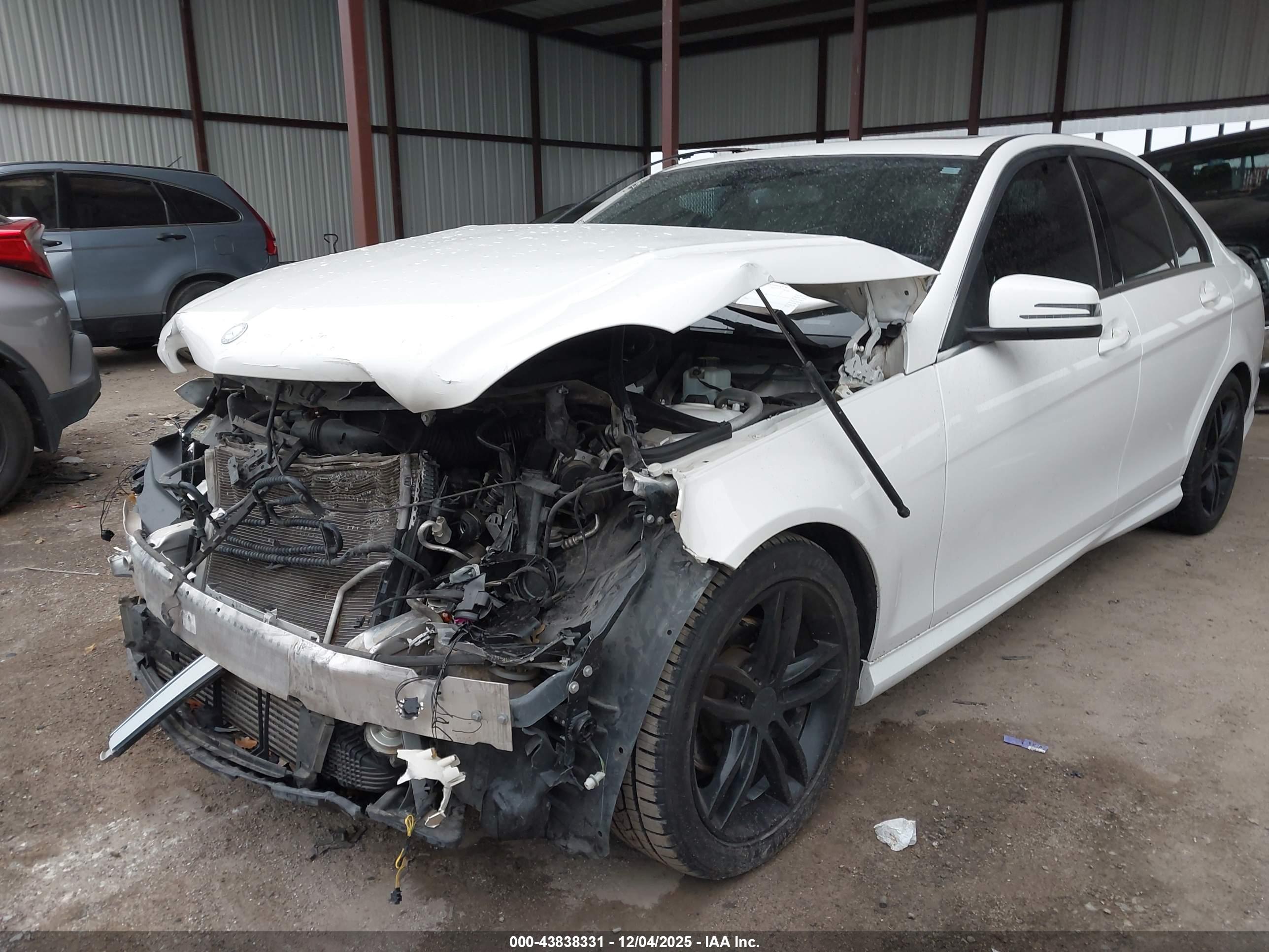 MERCEDES-BENZ C image 6