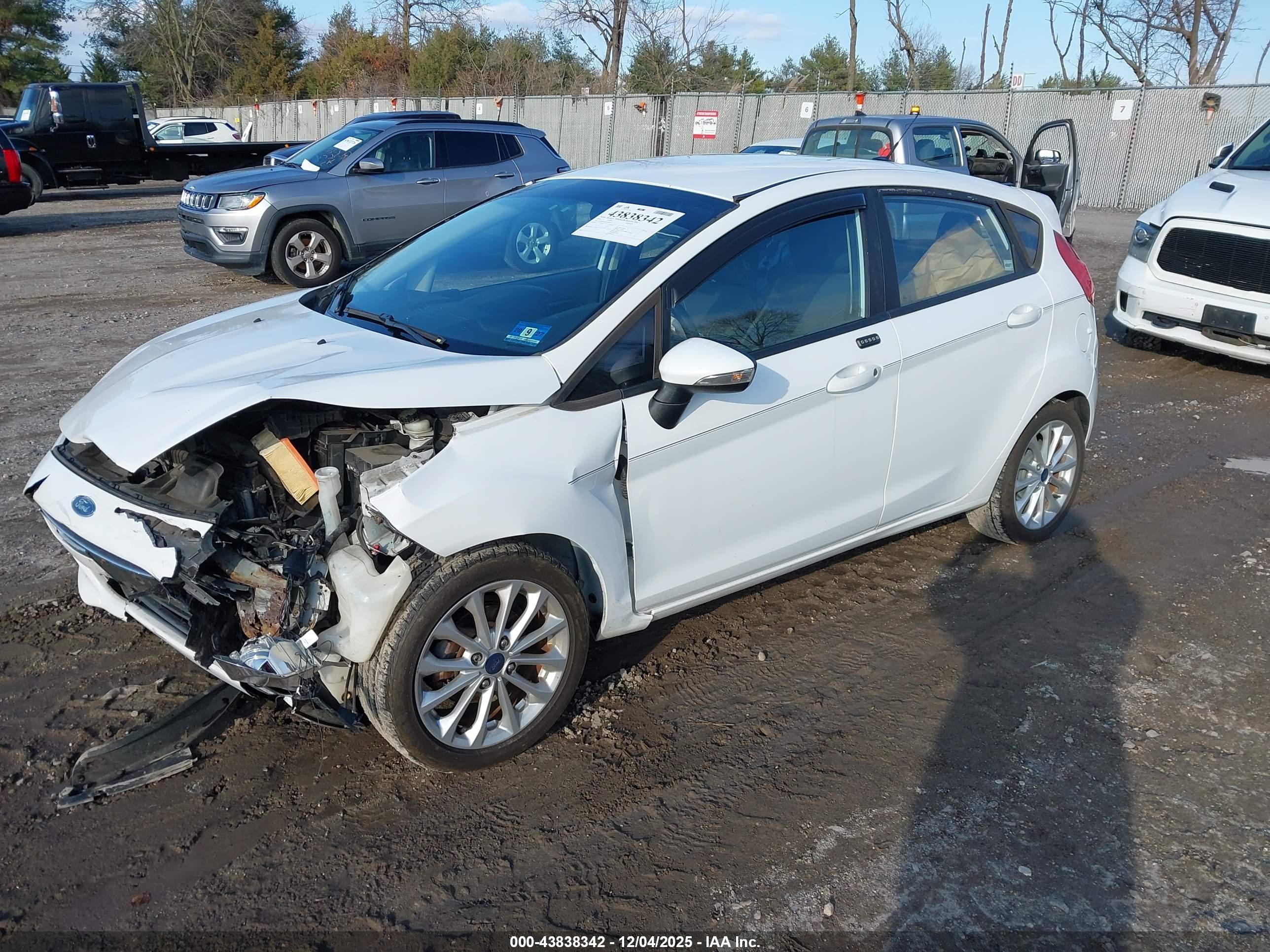 FORD FIESTA image 2